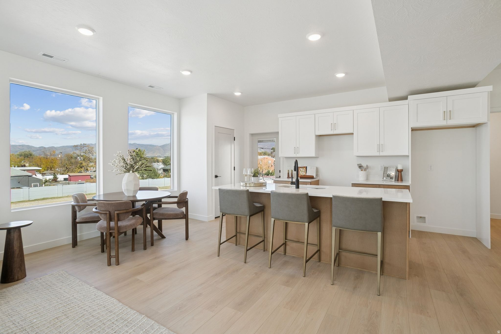 300 LOFTS - Residential
