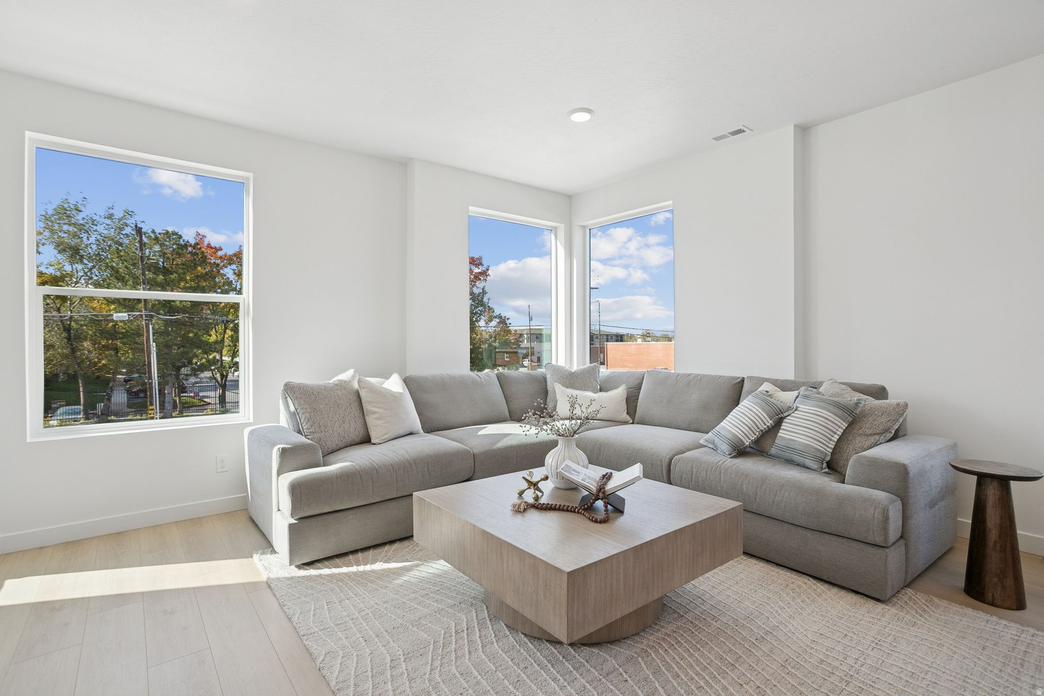 300 LOFTS - Residential