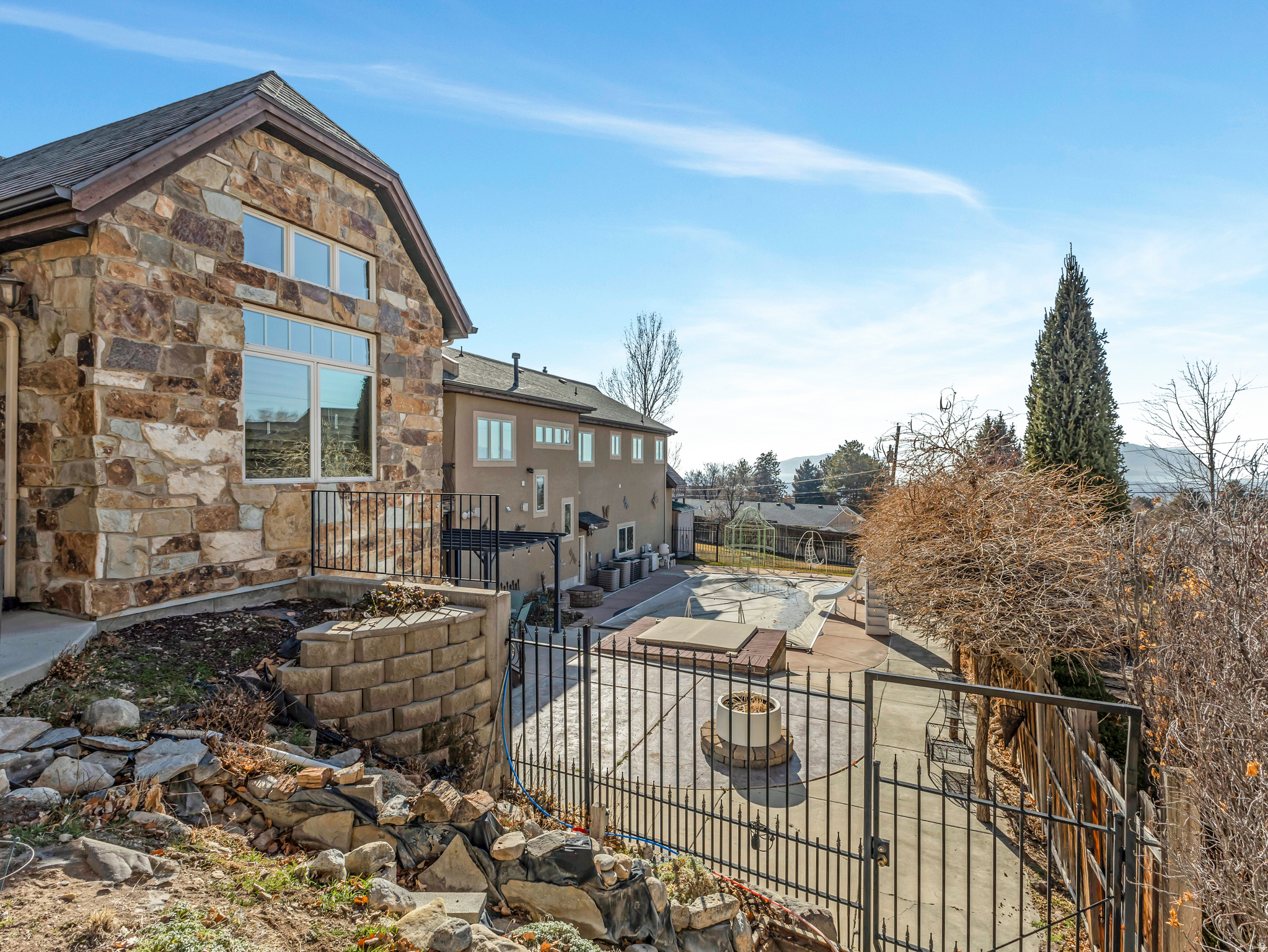 MOHOGANY RIDGE - Residential