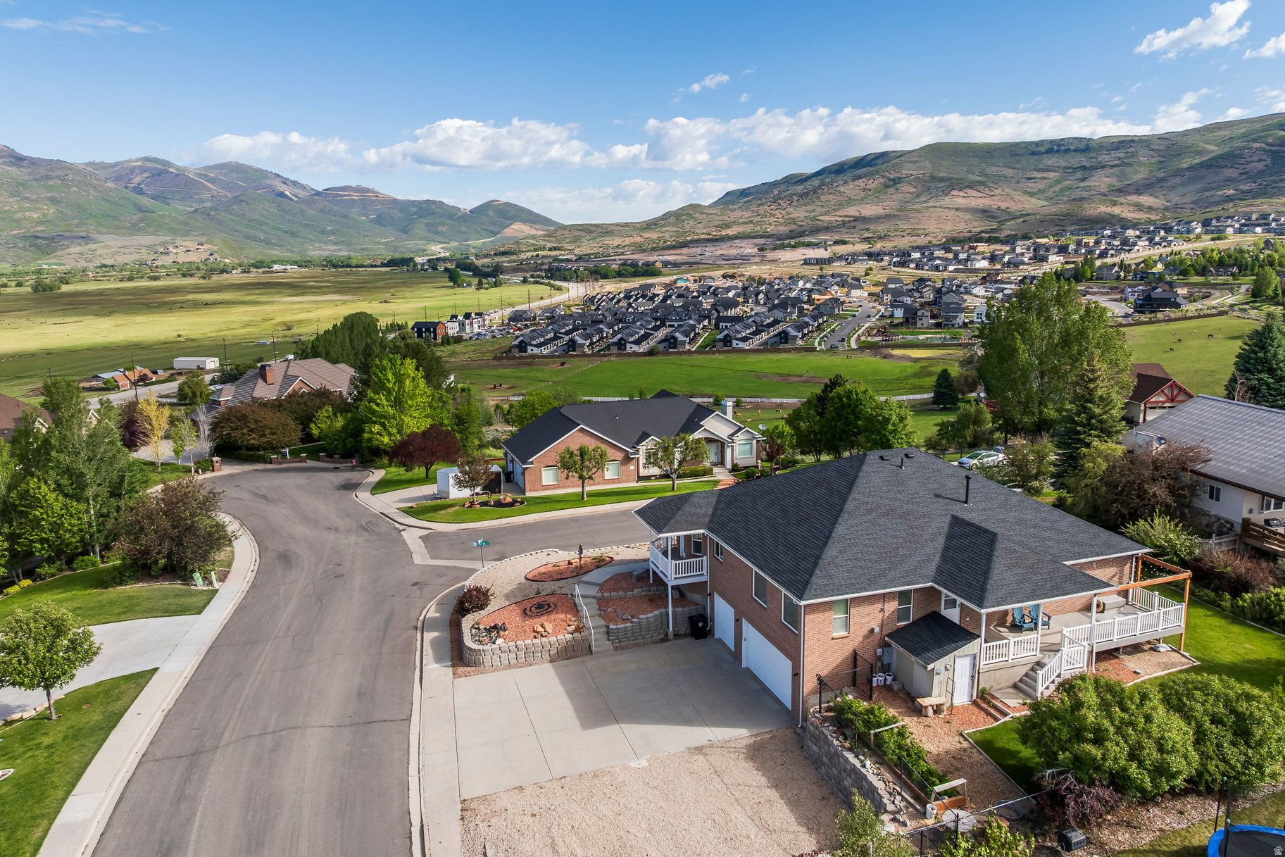 VALLEY HILLS ESTATES - Residential