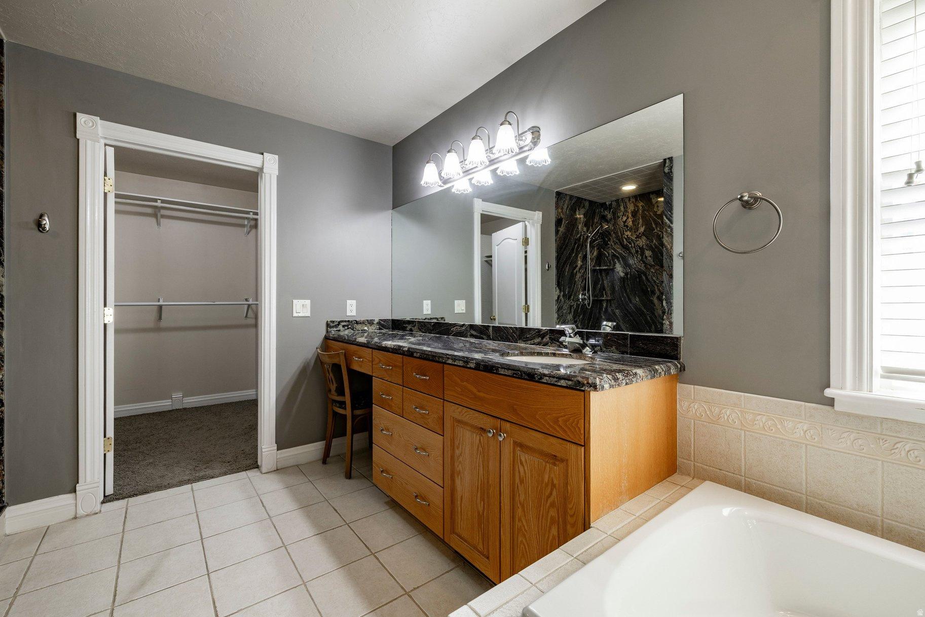 VALLEY HILLS ESTATES - Residential