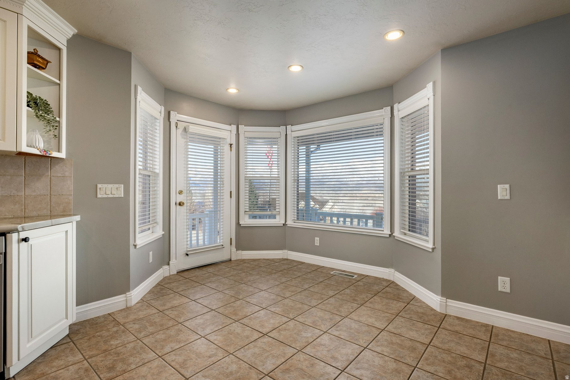 VALLEY HILLS ESTATES - Residential