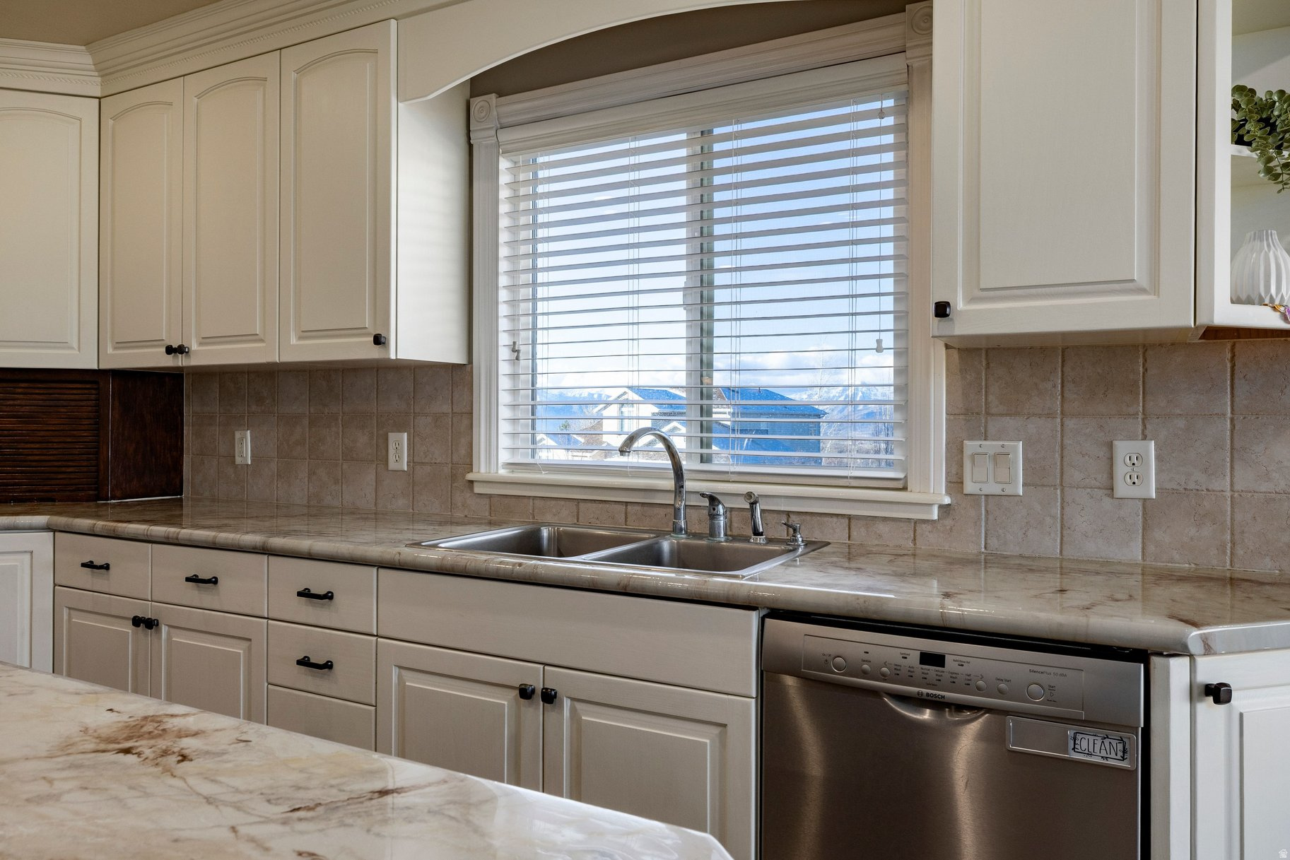 VALLEY HILLS ESTATES - Residential