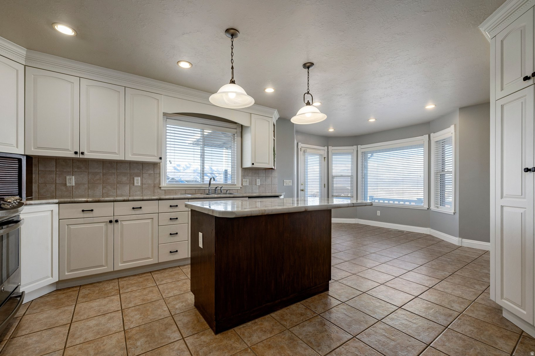 VALLEY HILLS ESTATES - Residential