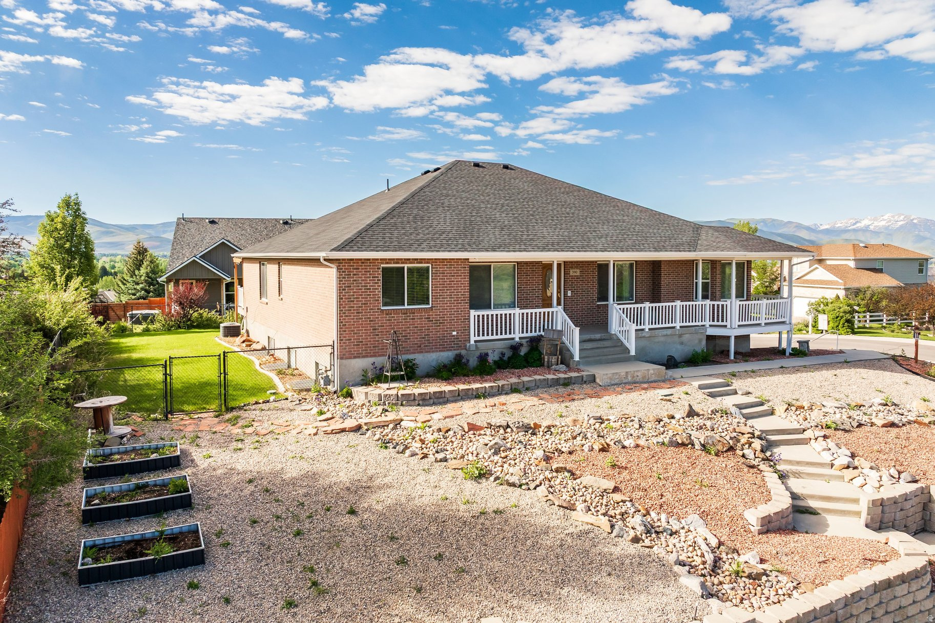 VALLEY HILLS ESTATES - Residential