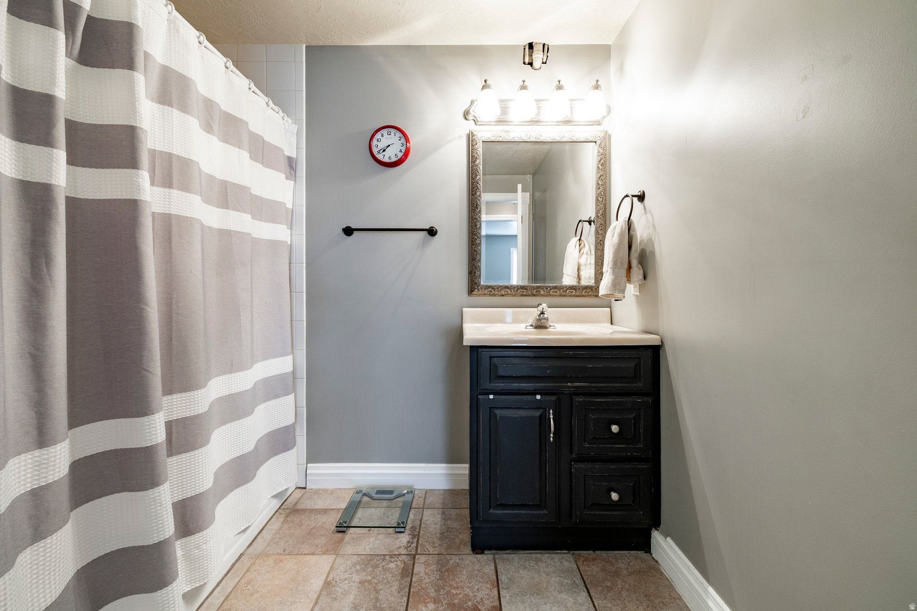 VALLEY HILLS ESTATES - Residential