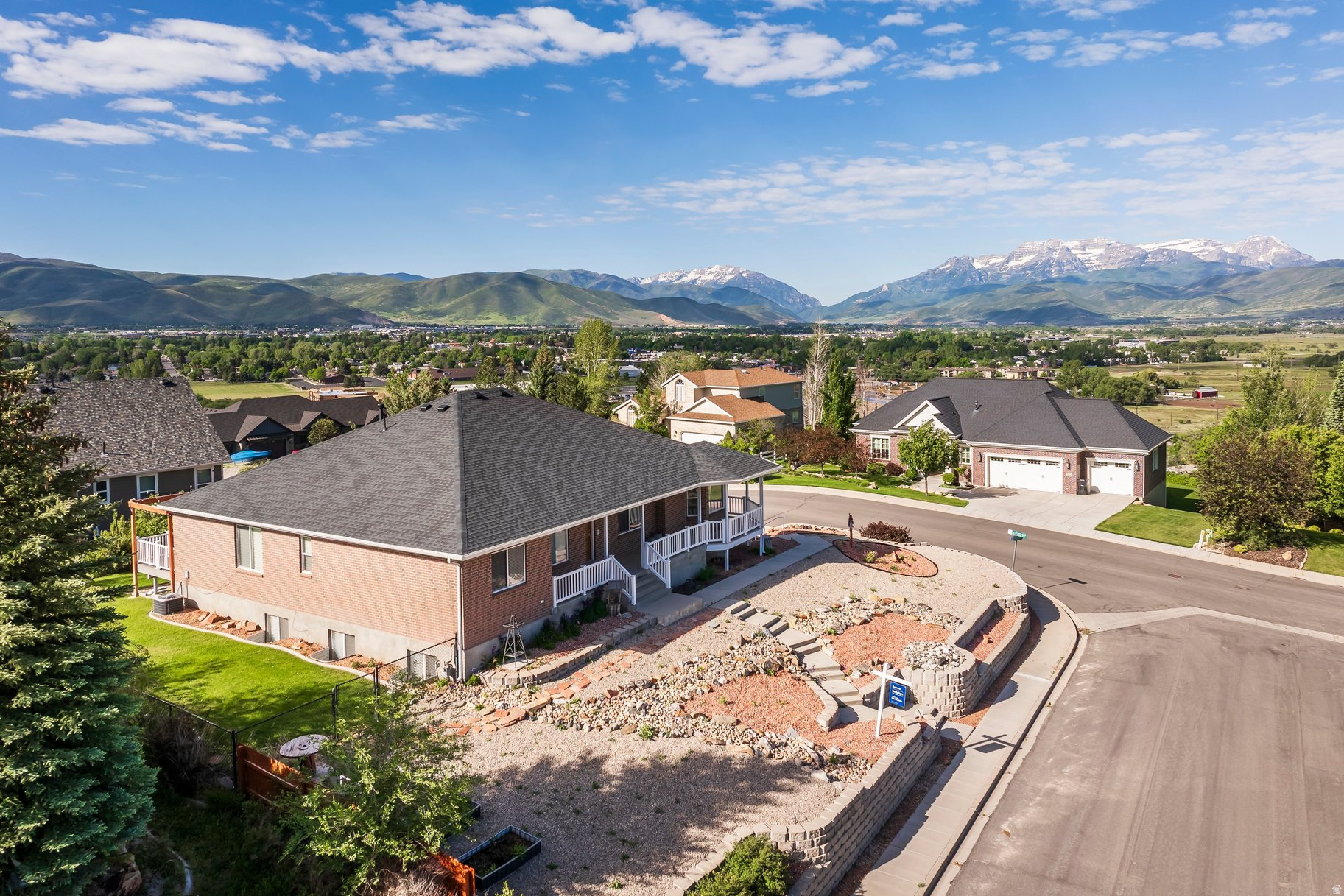 VALLEY HILLS ESTATES - Residential
