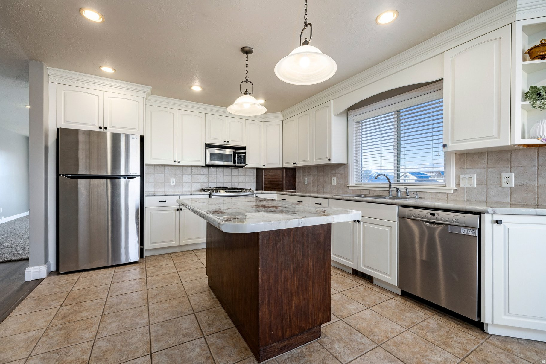 VALLEY HILLS ESTATES - Residential
