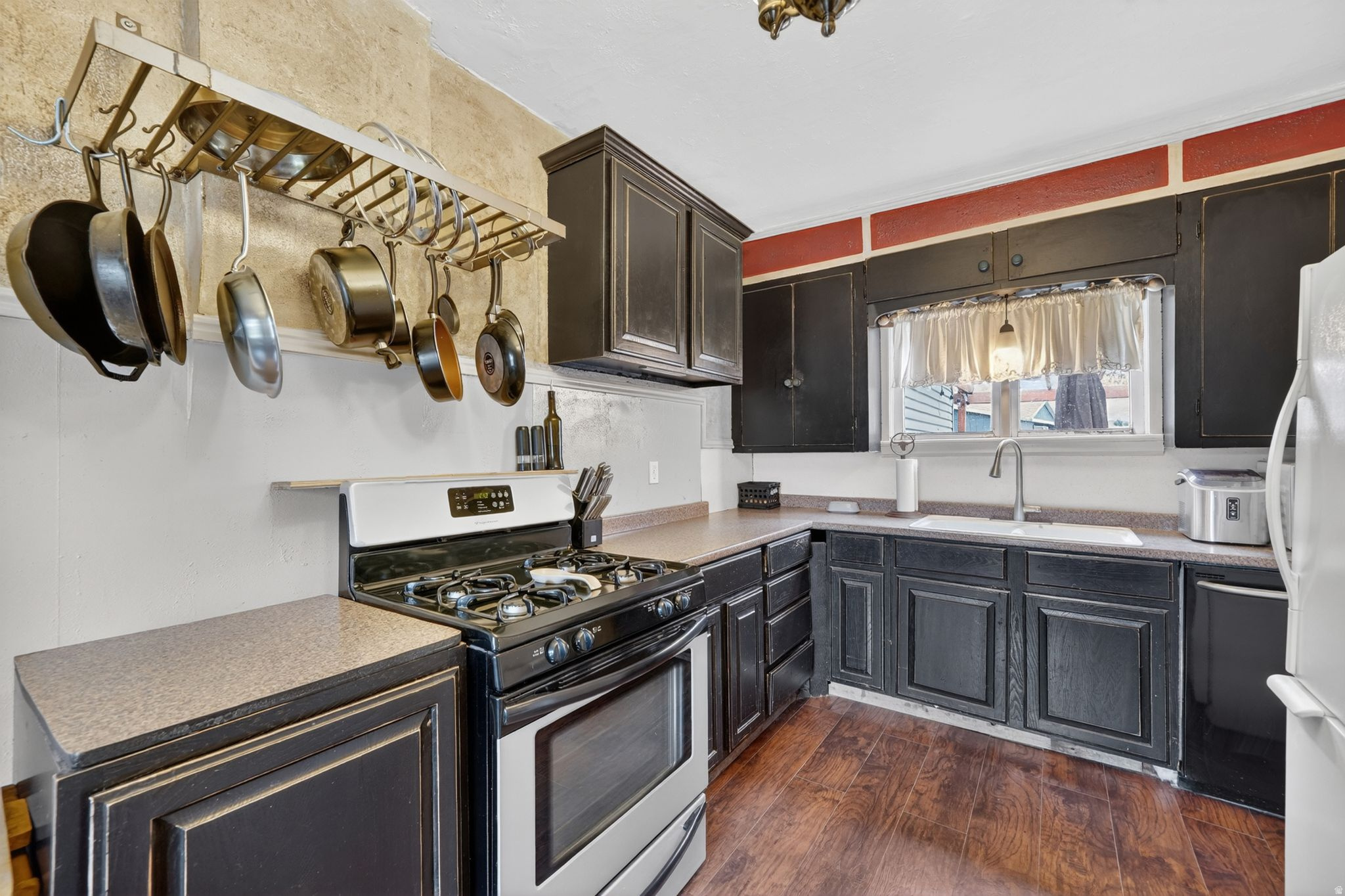 COALVILLE TOWN - Residential