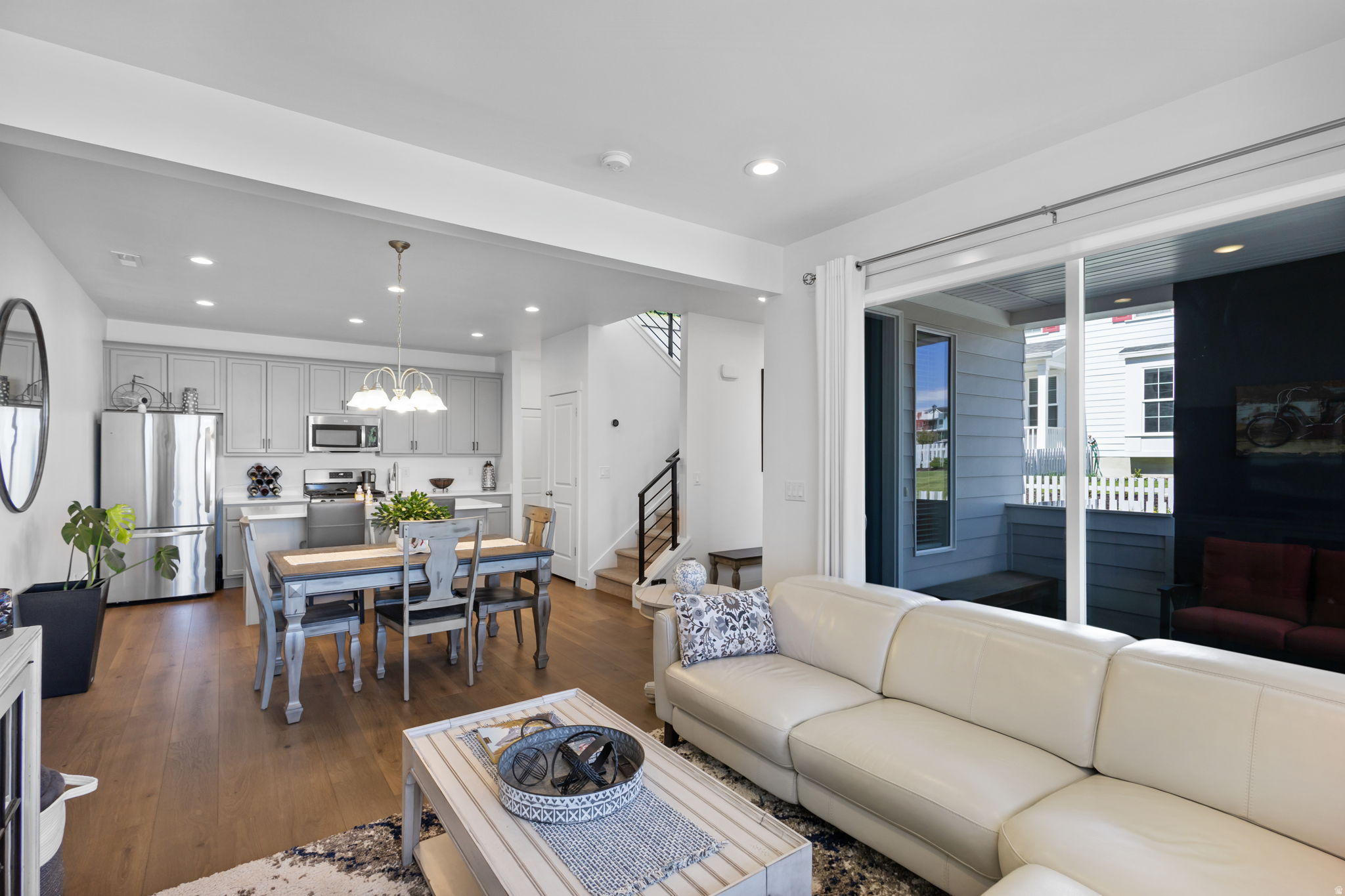 DAYBREAK - Residential