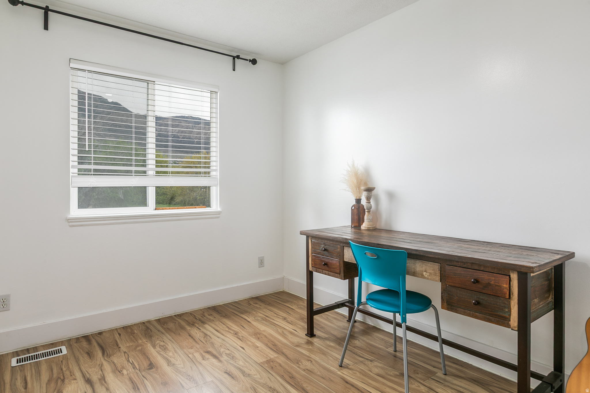 NEW TOWNE SQUARE - Residential