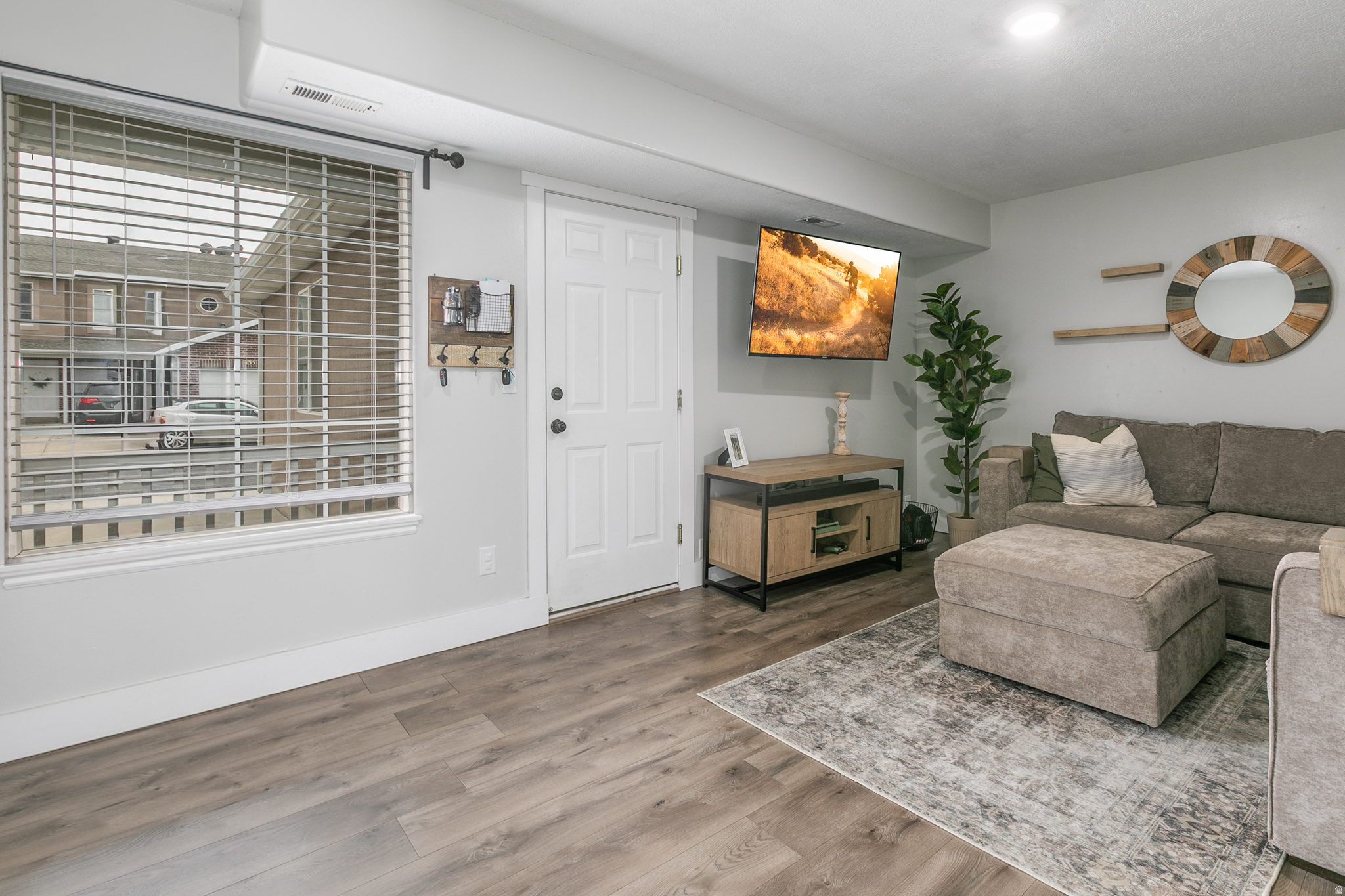 NEW TOWNE SQUARE - Residential