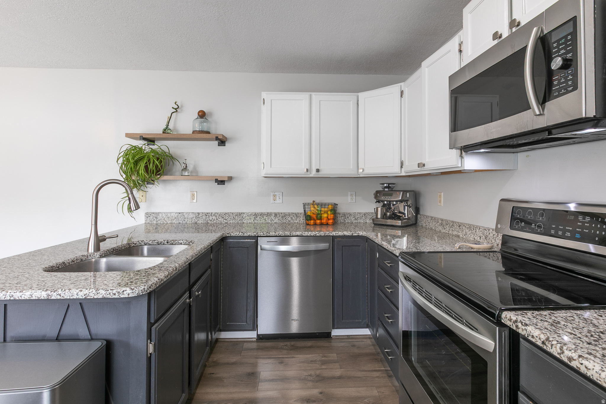 NEW TOWNE SQUARE - Residential
