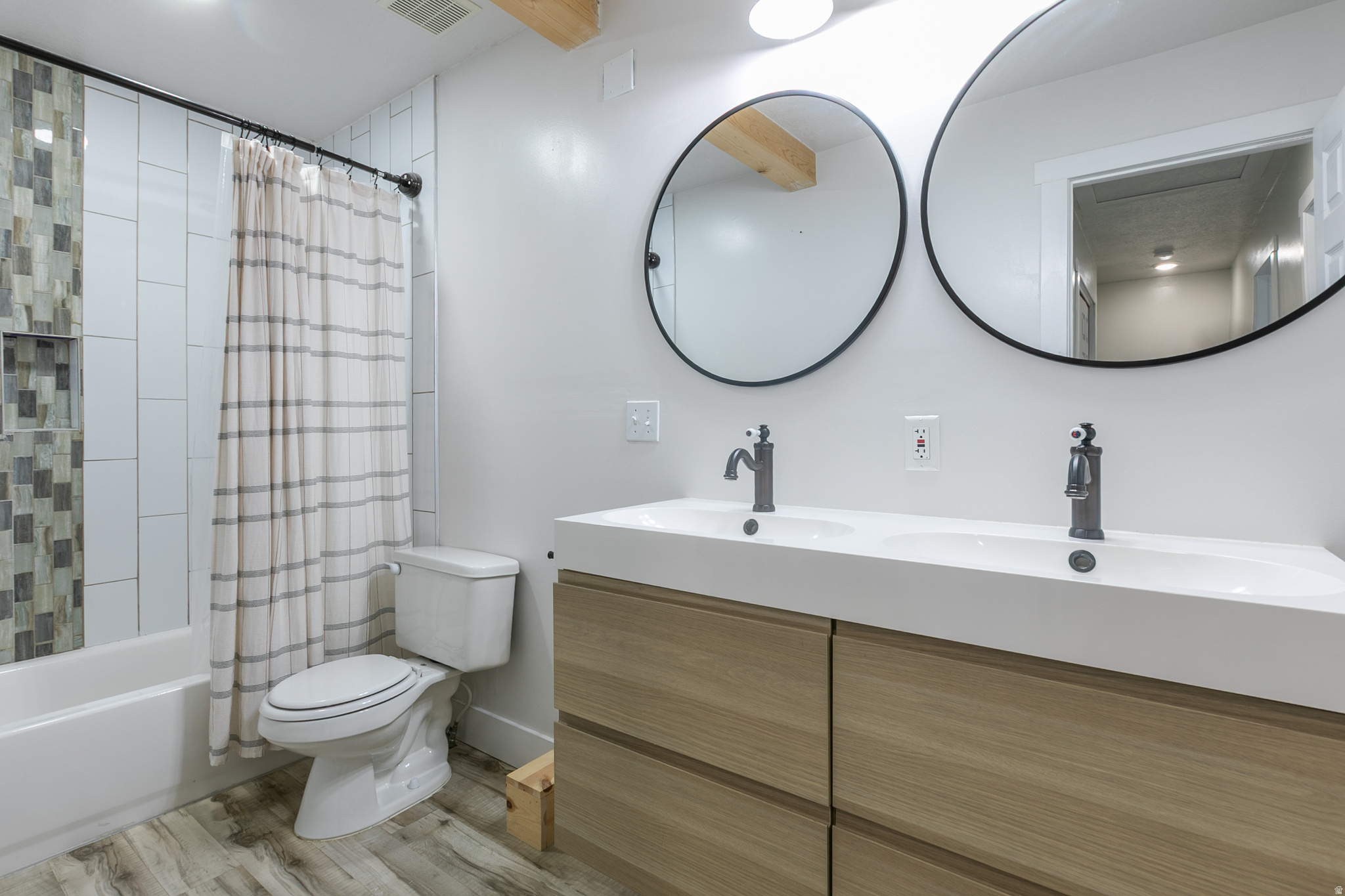 NEW TOWNE SQUARE - Residential