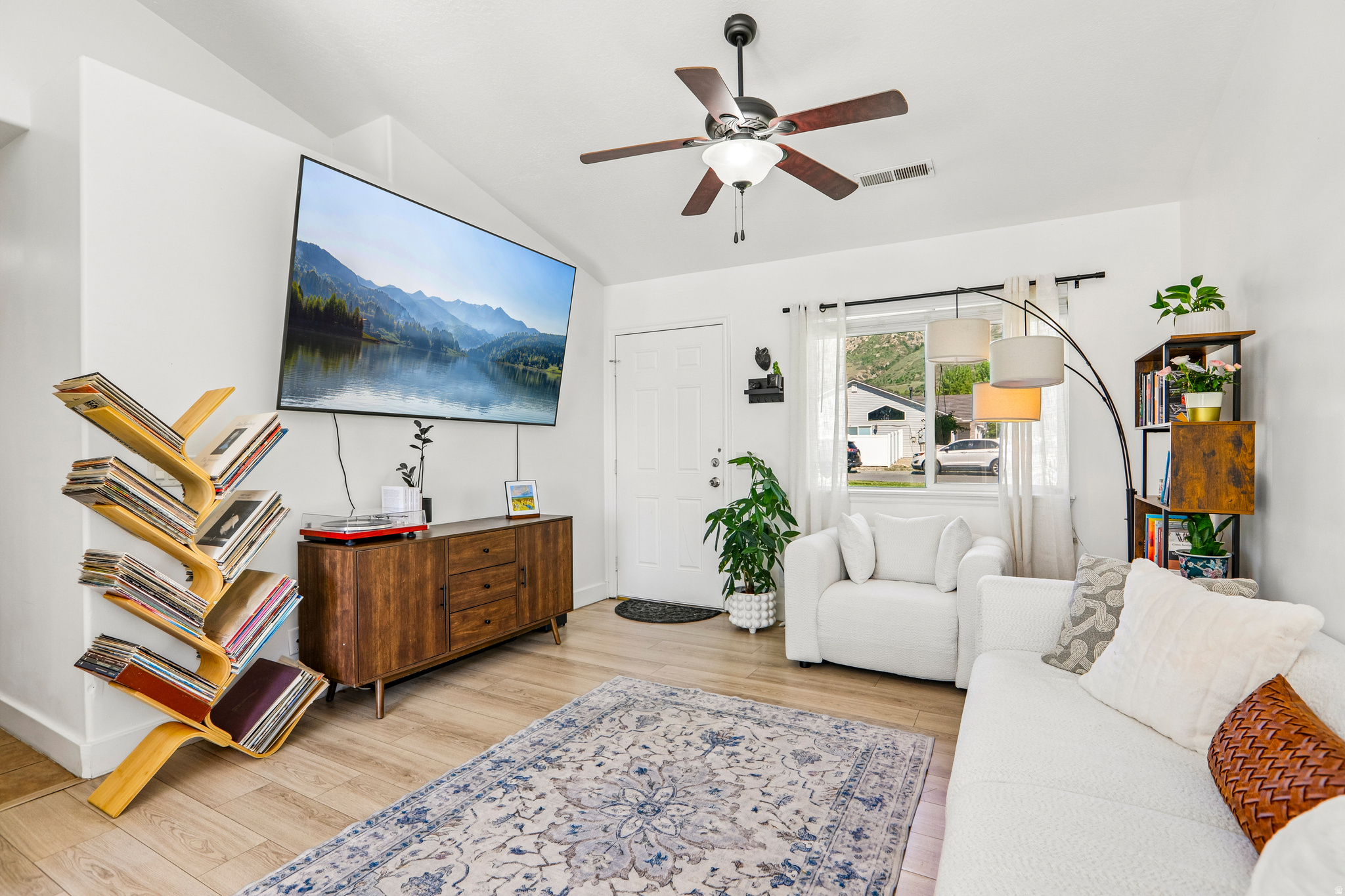 WHISPER WILLOW - Residential