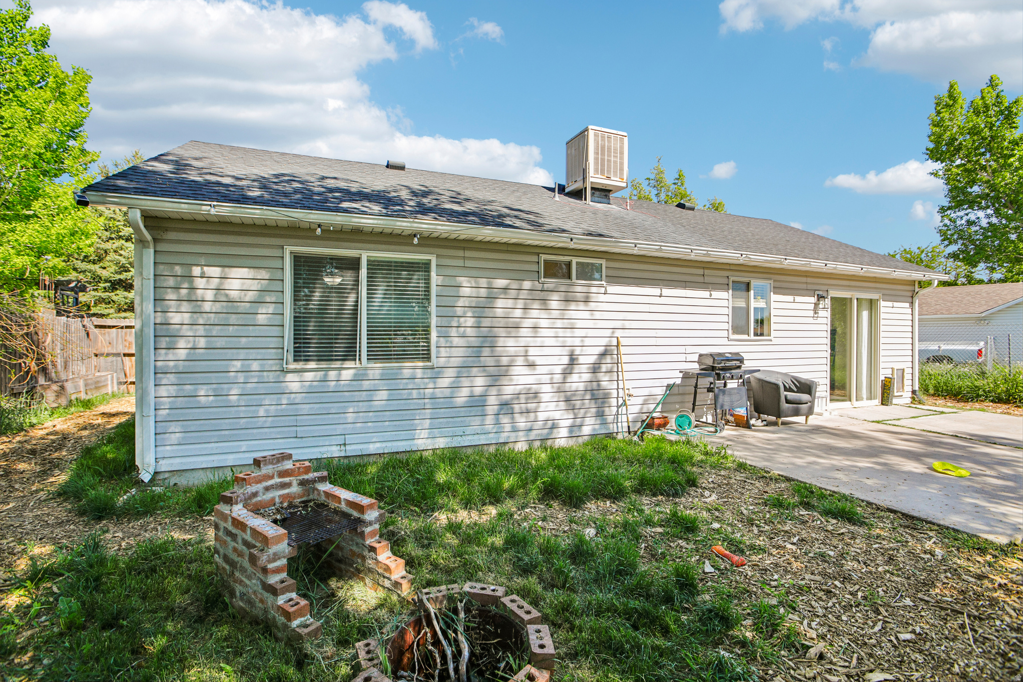 WHISPER WILLOW - Residential