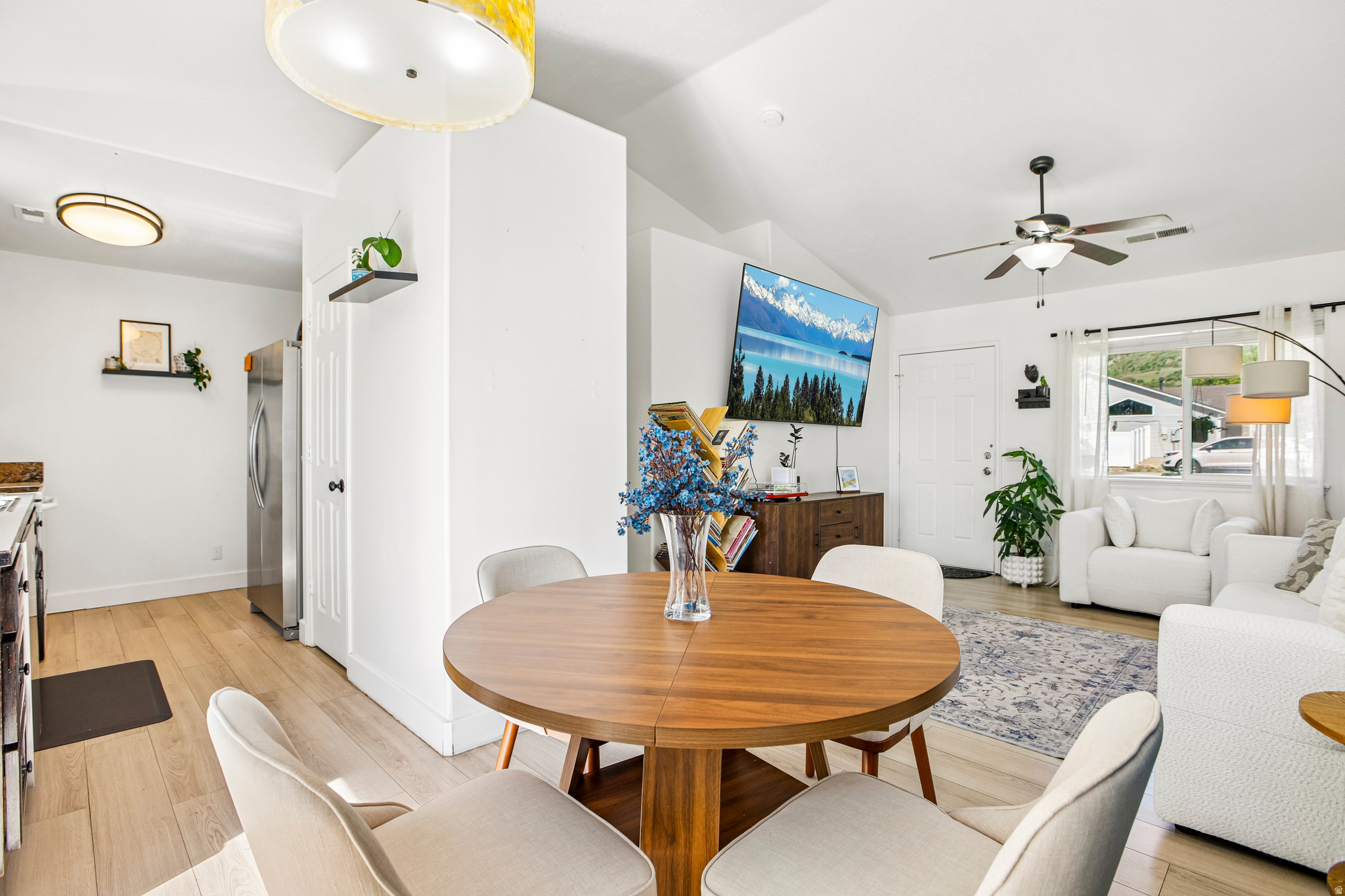 WHISPER WILLOW - Residential