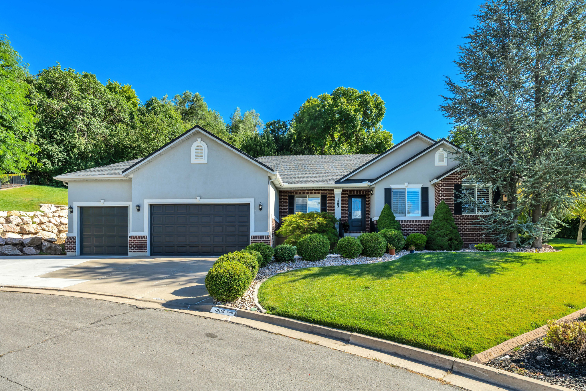 CHERRY MEADOWS - Residential