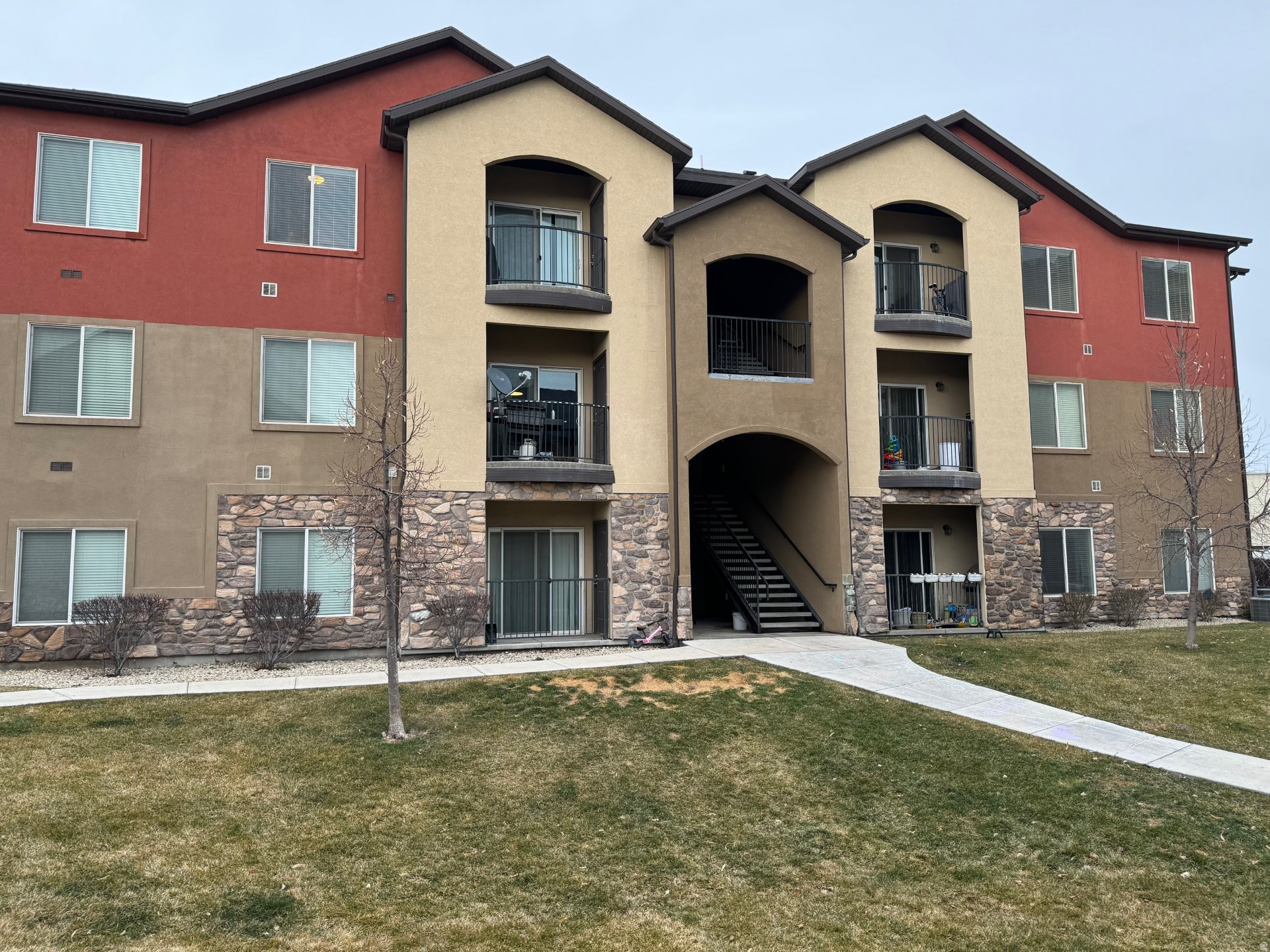 MAPLEWOOD - Residential