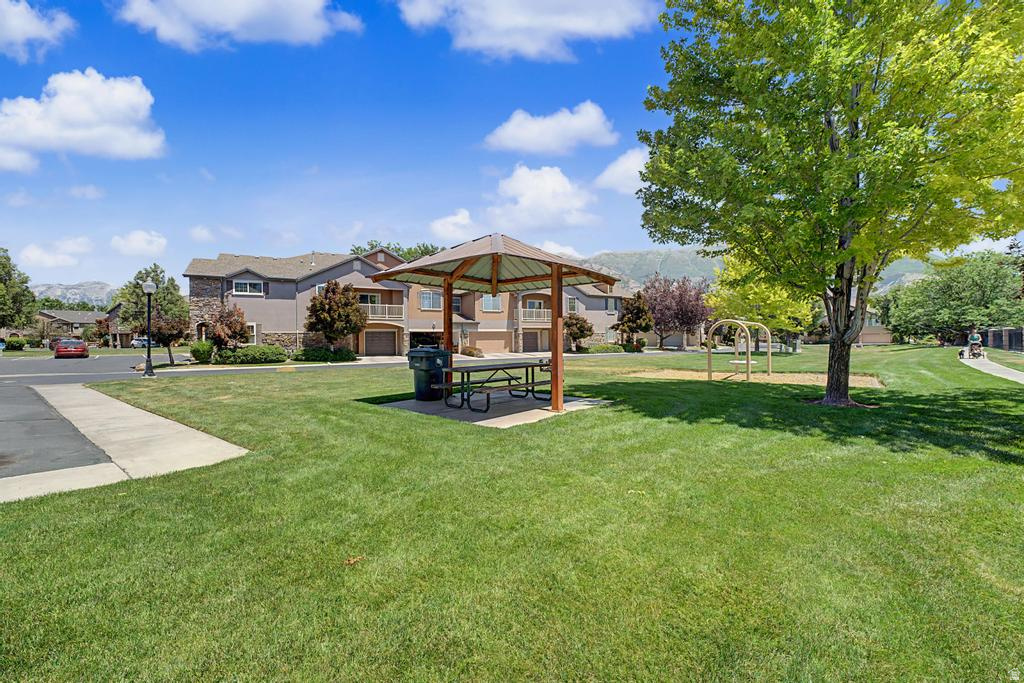 ROCKWELL CONDO - Residential