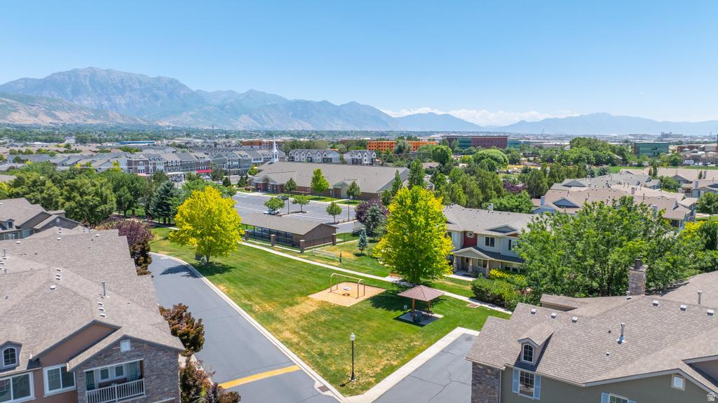 ROCKWELL CONDO - Residential