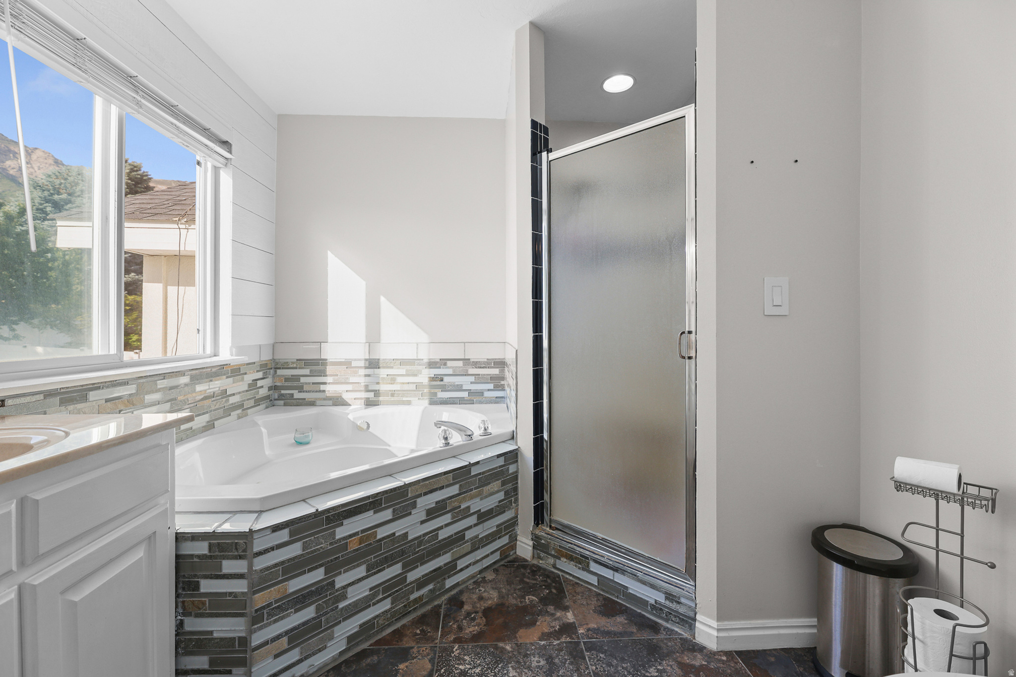 LAKEVIEW HEIGHTS - Residential