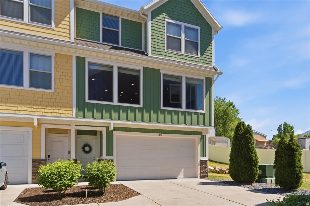 RIDGE AT KNIGHTS COURT - Residential