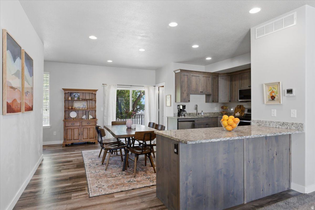 RIDGE AT KNIGHTS COURT - Residential