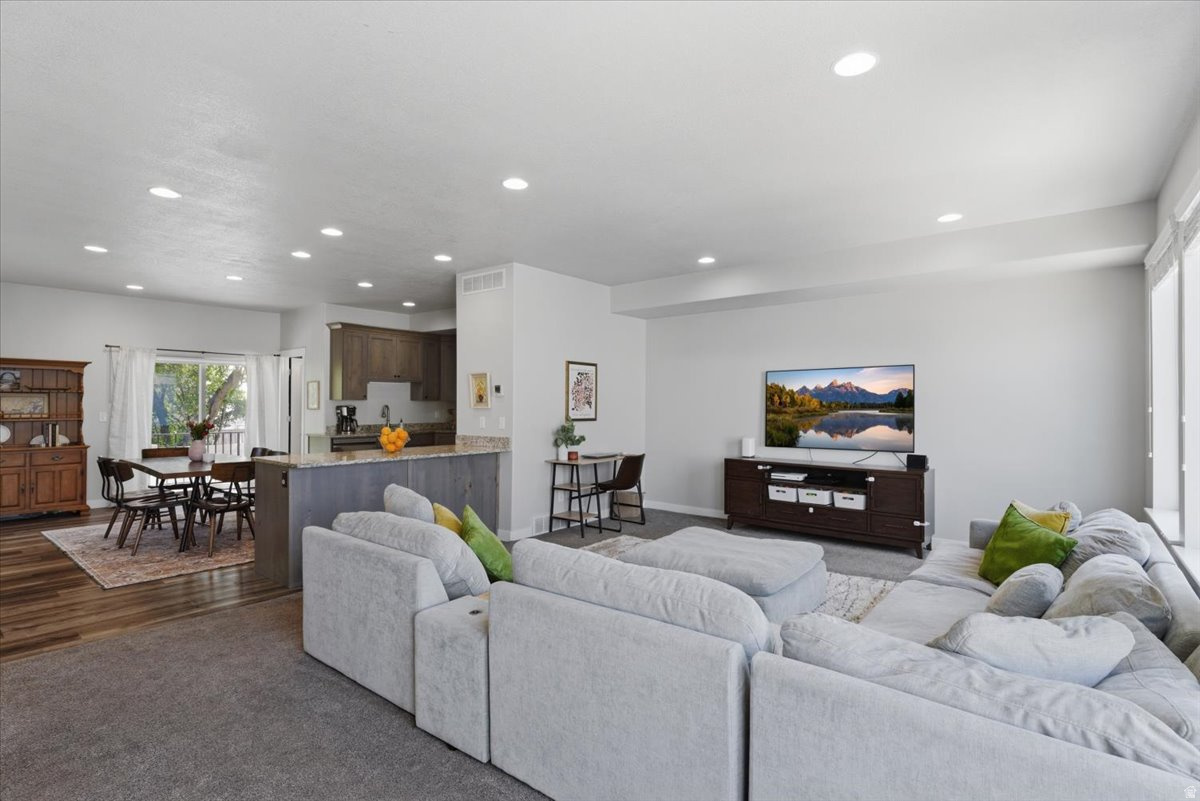 RIDGE AT KNIGHTS COURT - Residential