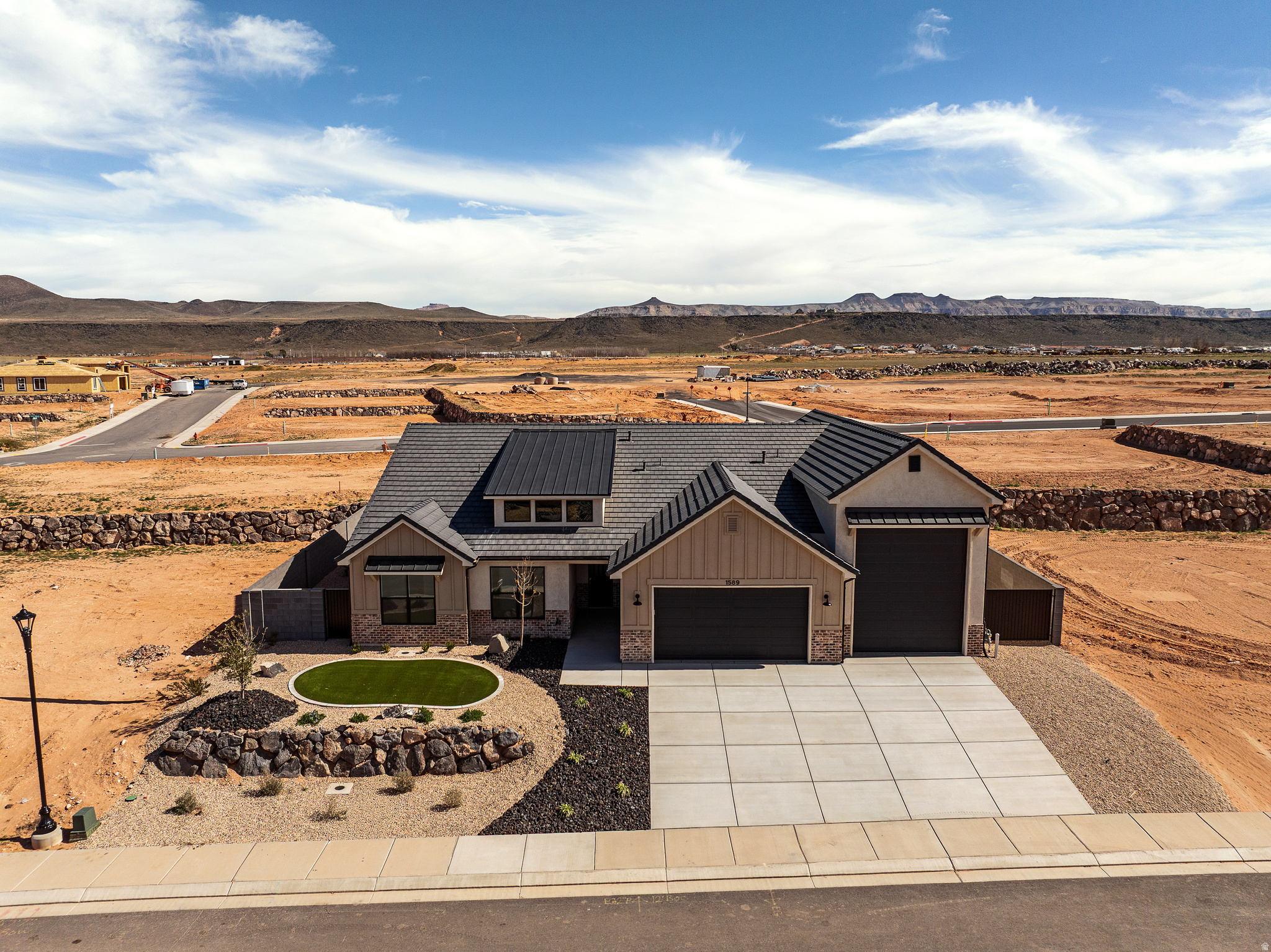 RED SLATE ESTATES - Residential