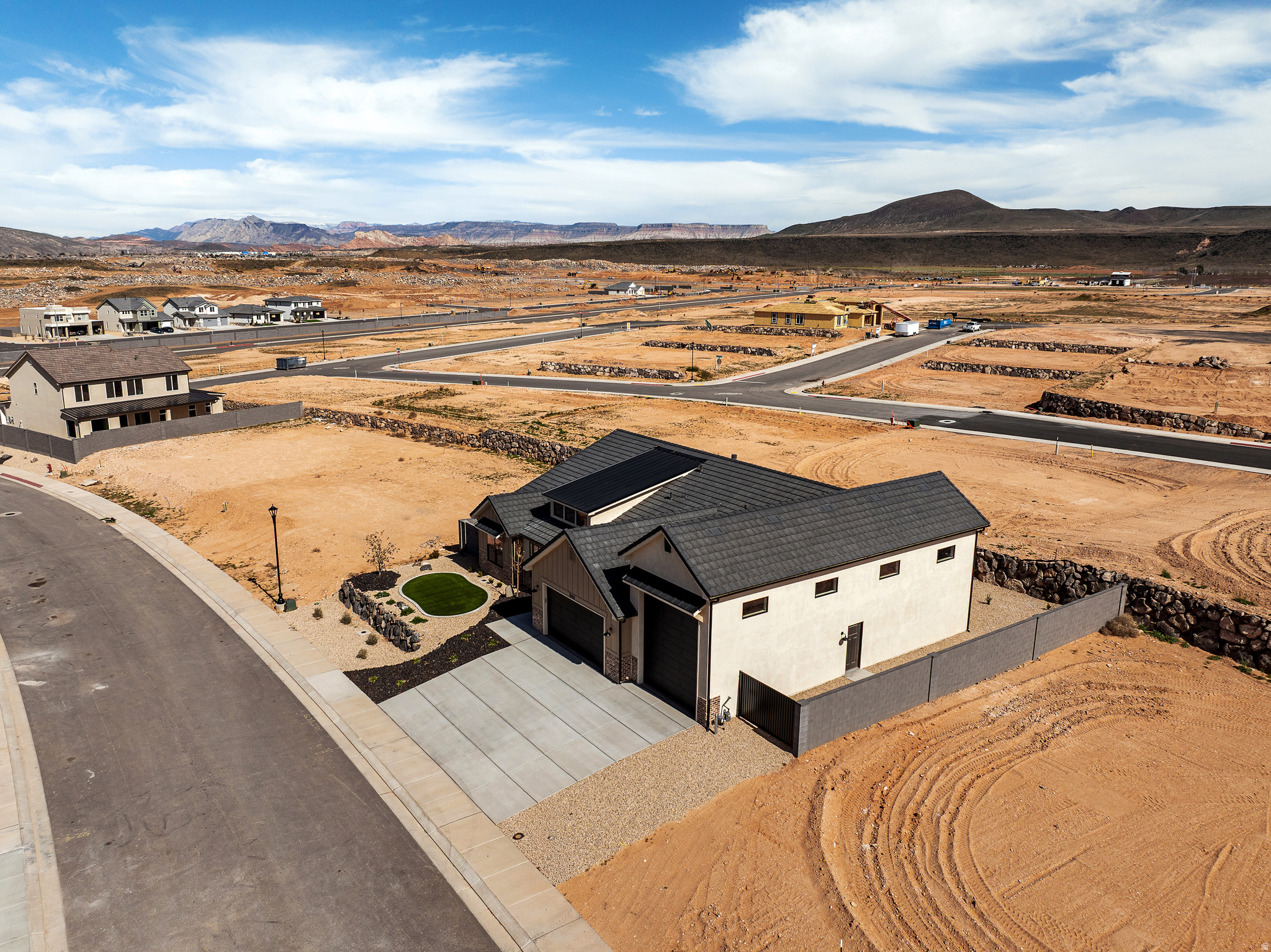 RED SLATE ESTATES - Residential