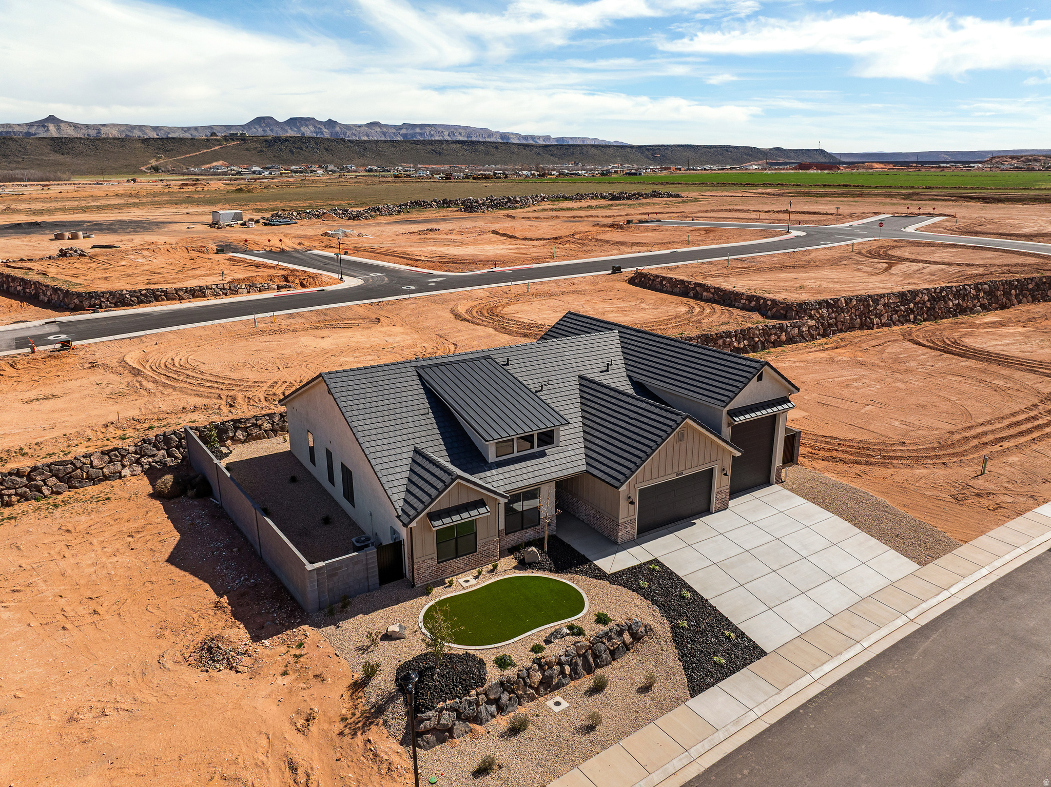 RED SLATE ESTATES - Residential