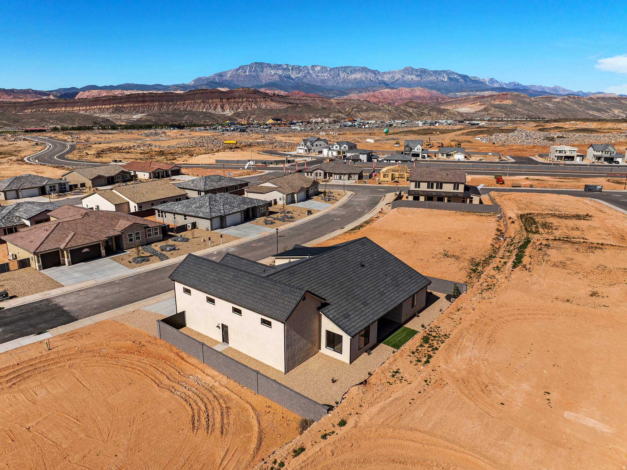 RED SLATE ESTATES - Residential