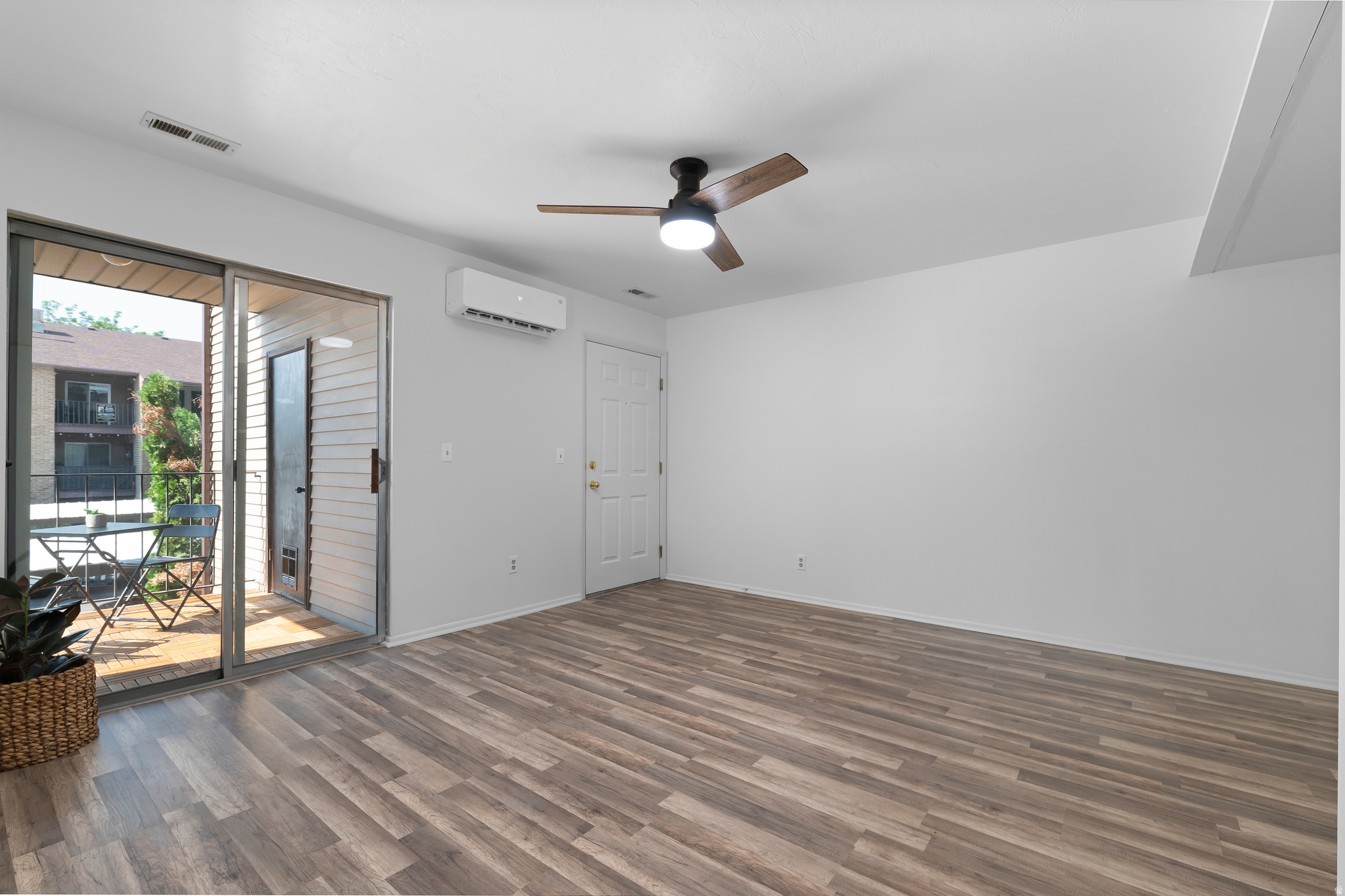 OAK MEADOWS - Residential