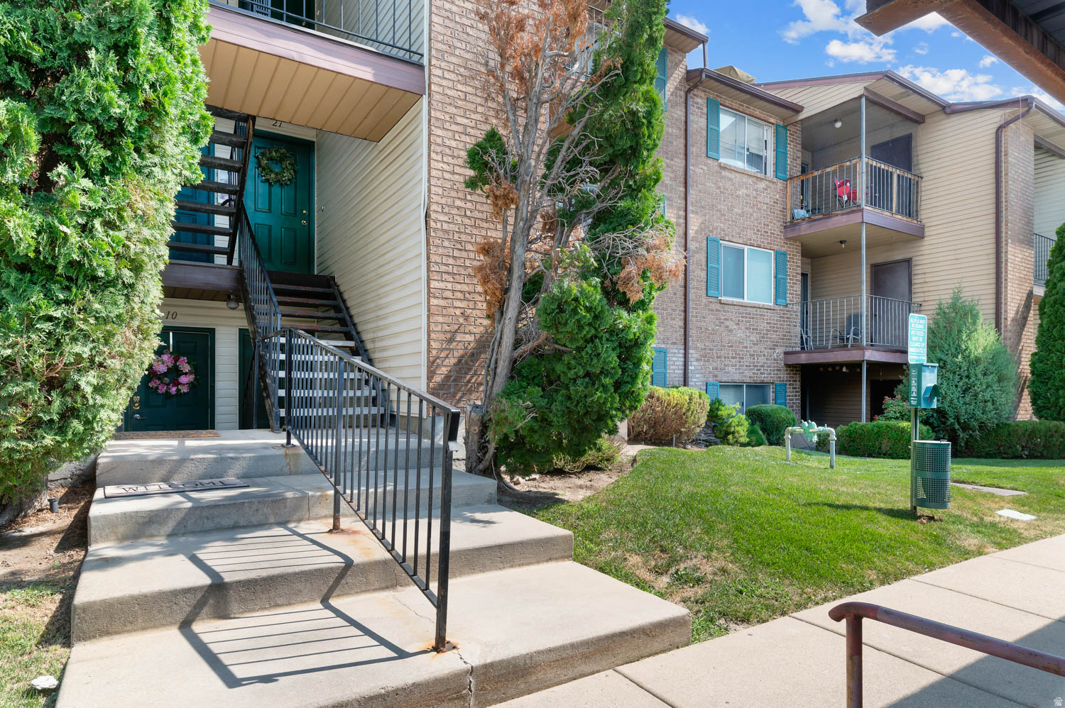 OAK MEADOWS - Residential