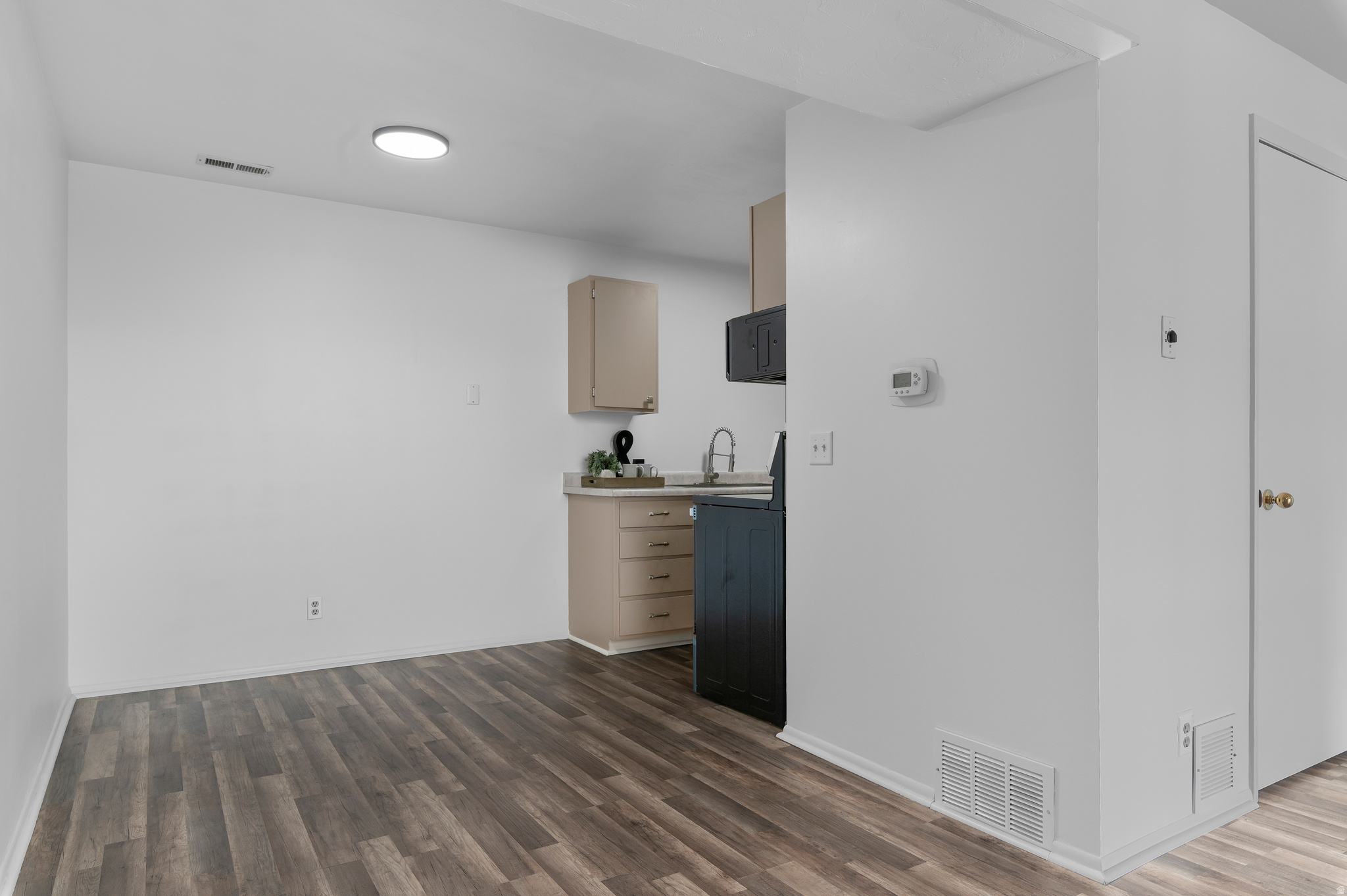 OAK MEADOWS - Residential