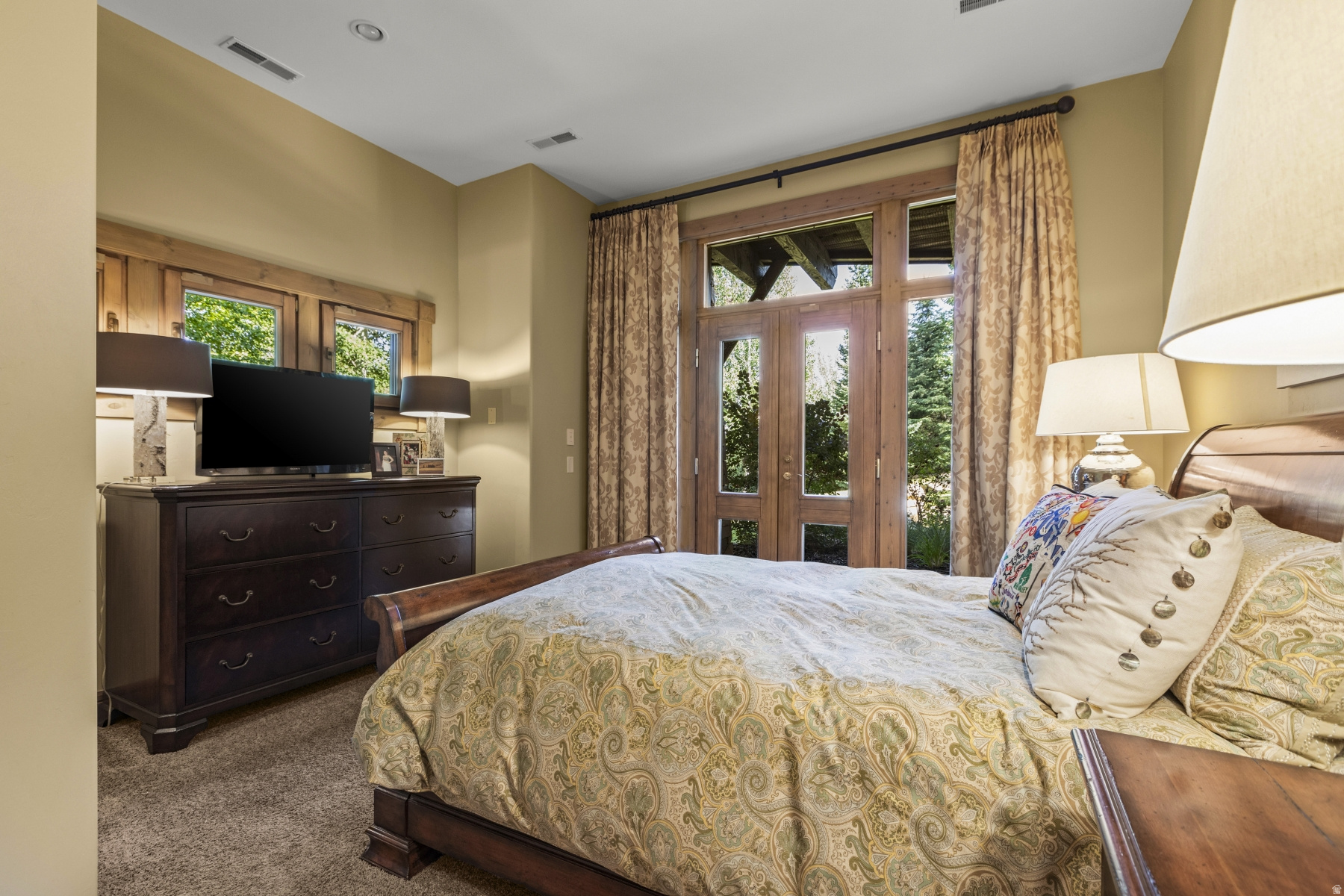 PARK MEADOWS - Residential