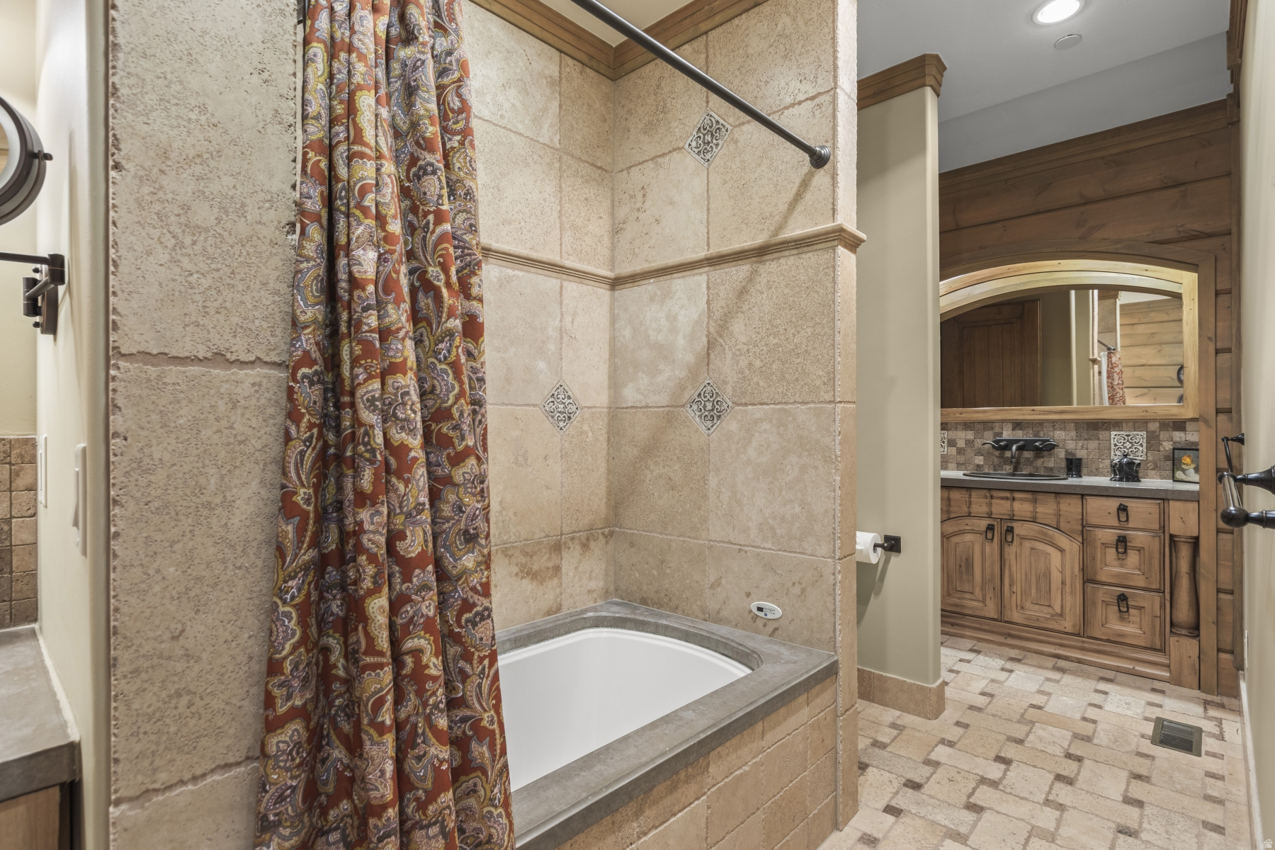 PARK MEADOWS - Residential