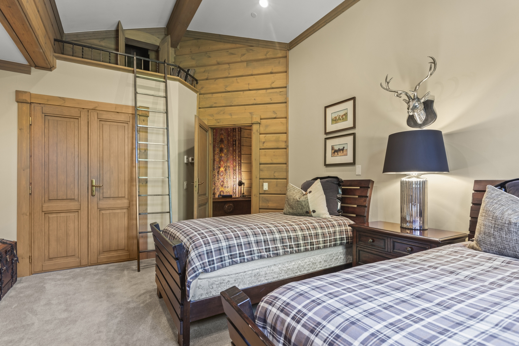 PARK MEADOWS - Residential