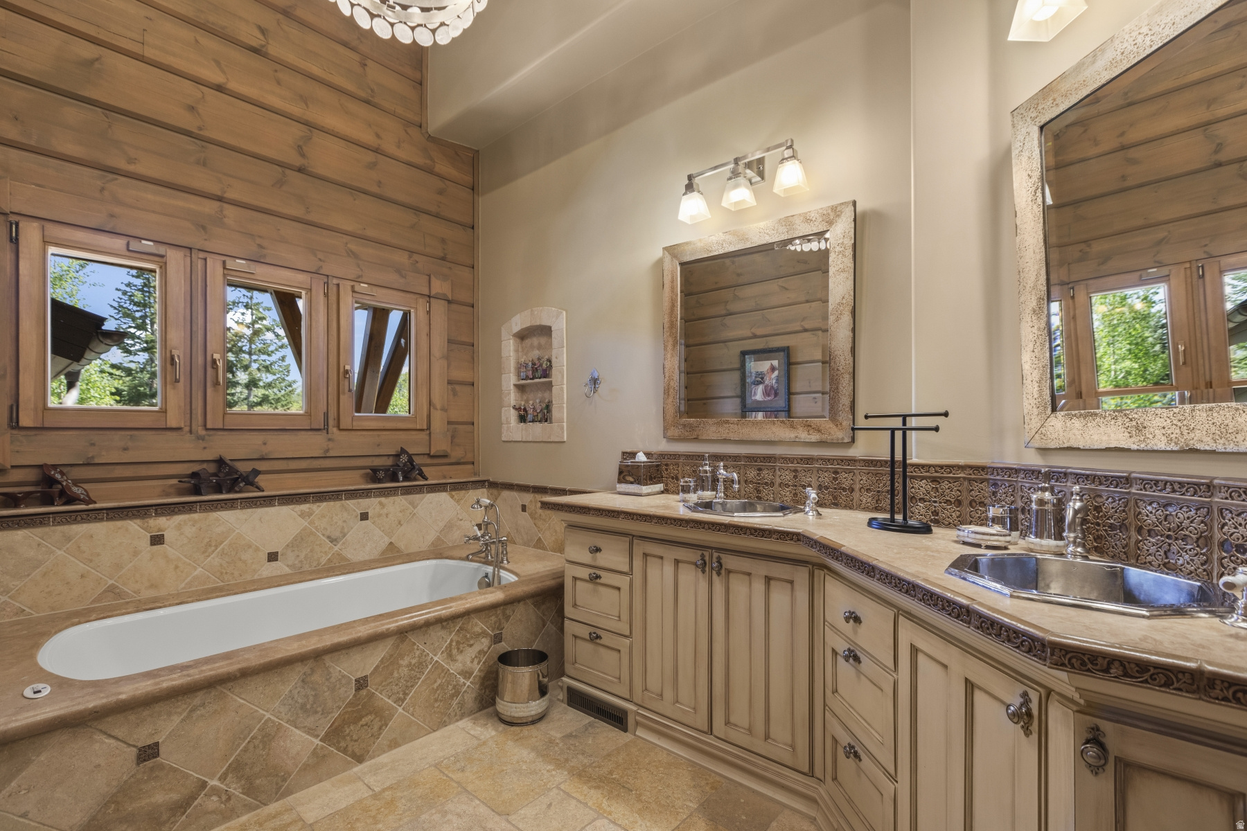 PARK MEADOWS - Residential