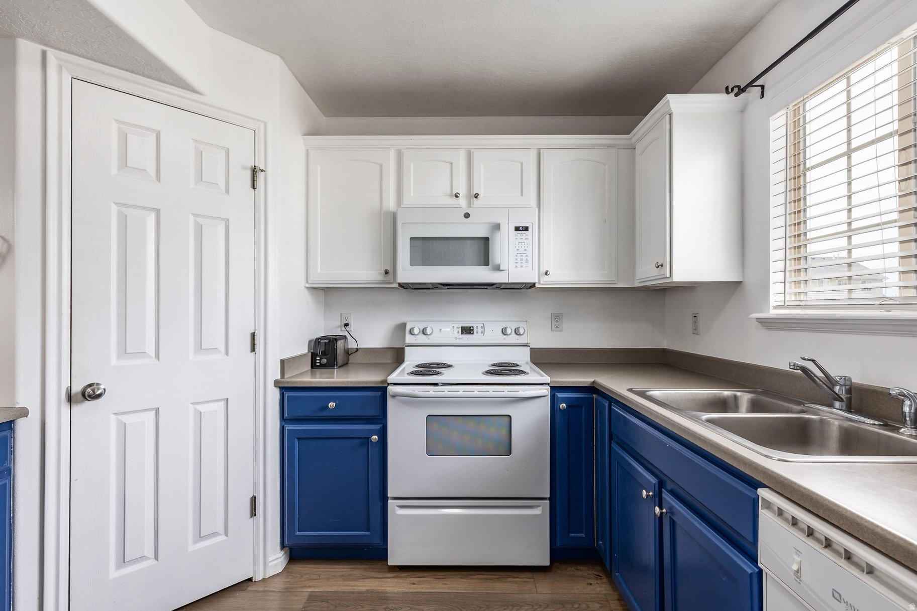 TOWNHOMES AT CAMELOT VILLAGE - Residential