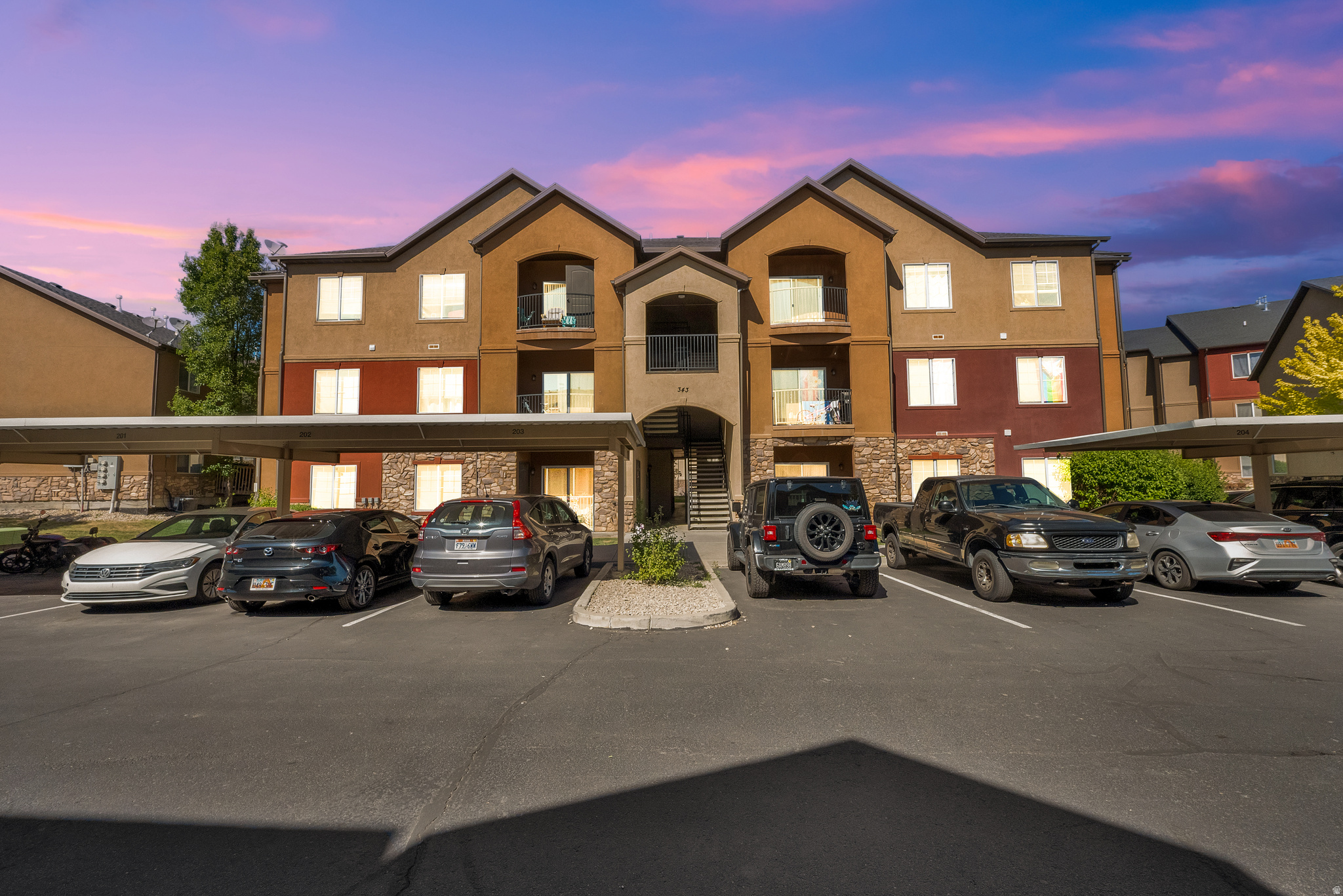 MAPLEWOOD - Residential