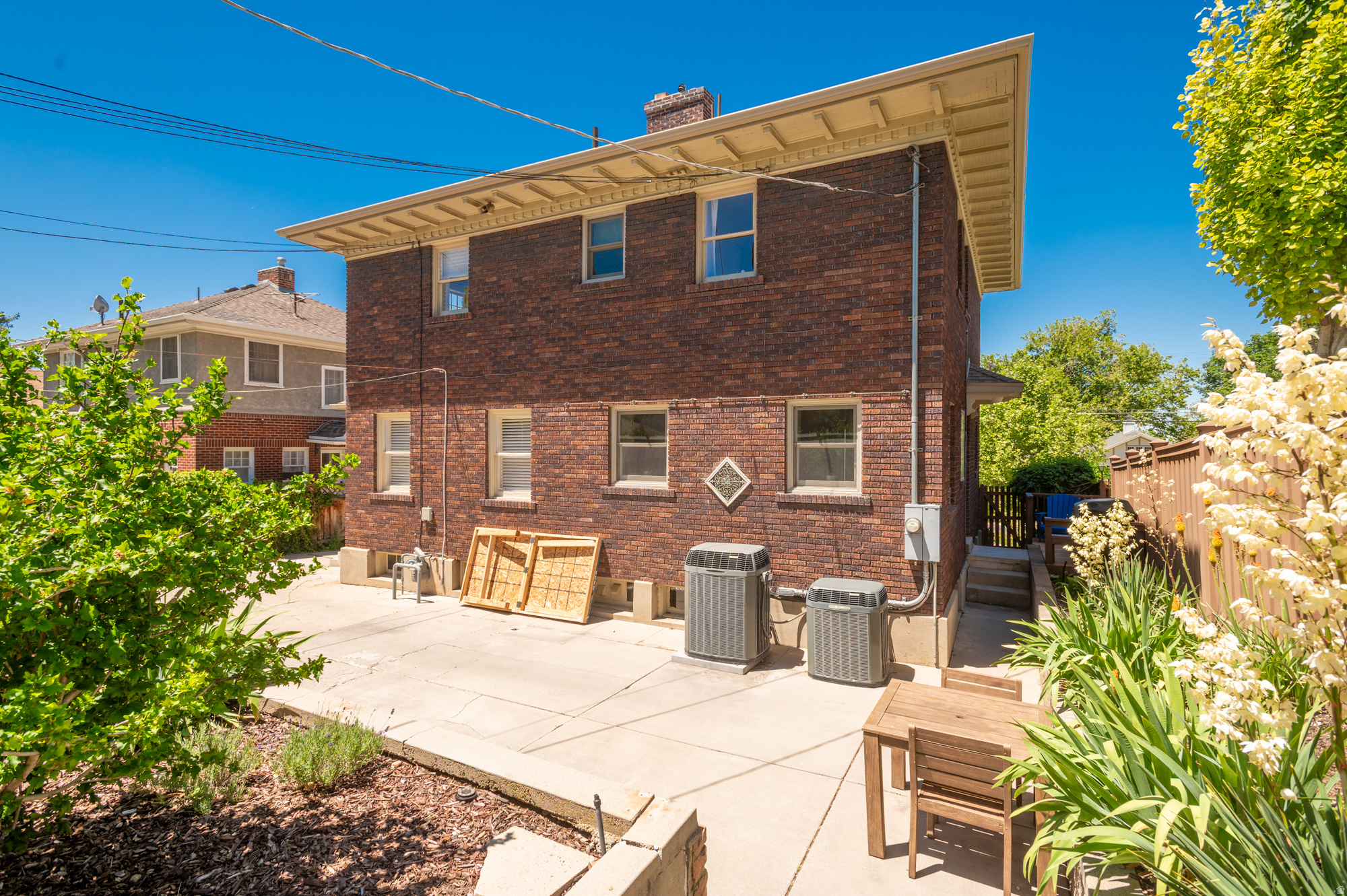 HARVARD - YALE - Residential