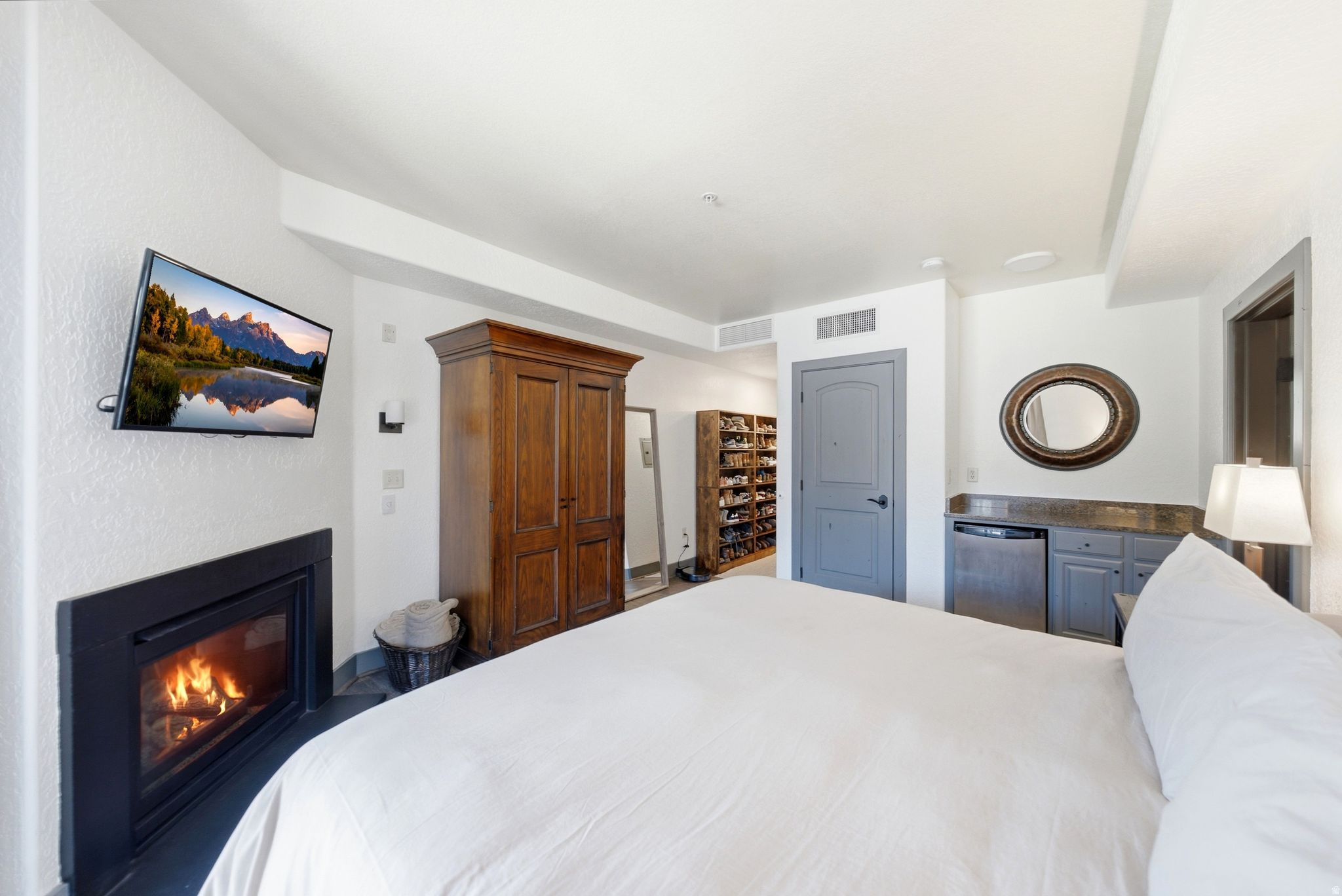 SILVERADO LODGE CONDOMINIUM - Residential