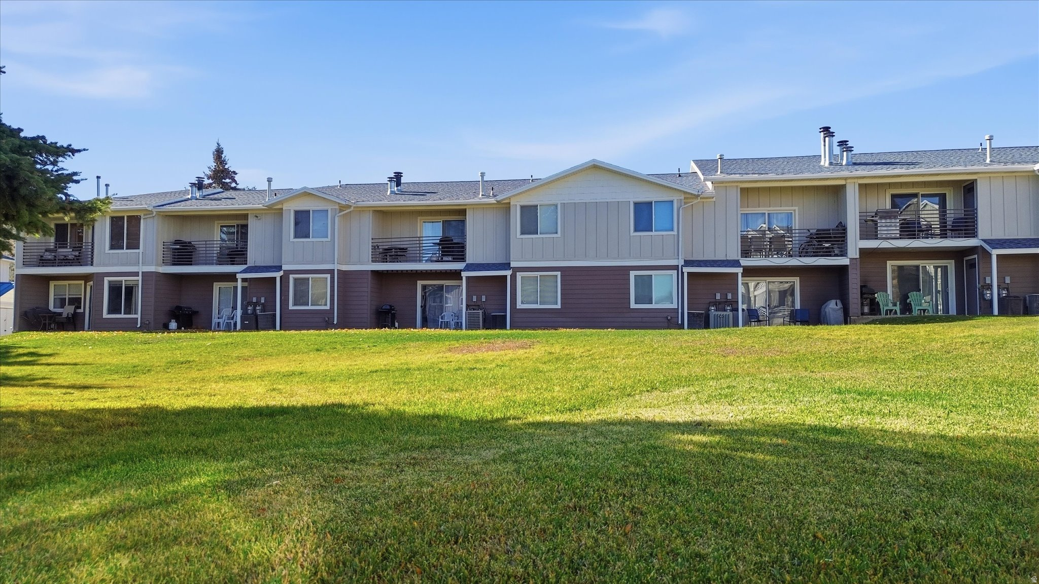 HARBOR VILLAGE - Residential