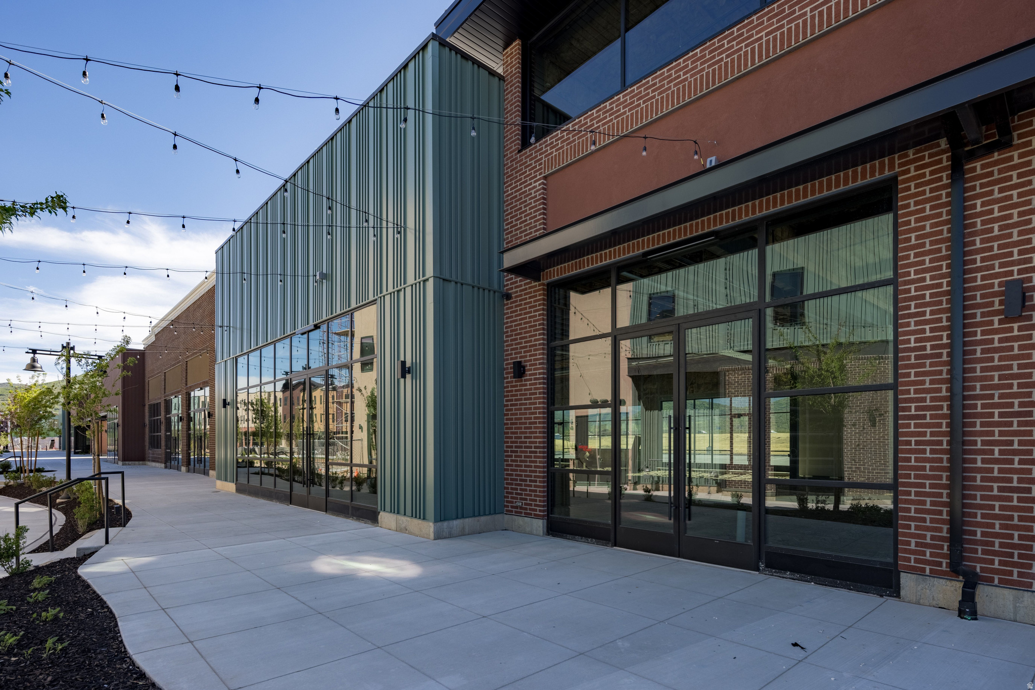 STUDIO CROSSING TOWNHOMES - Residential
