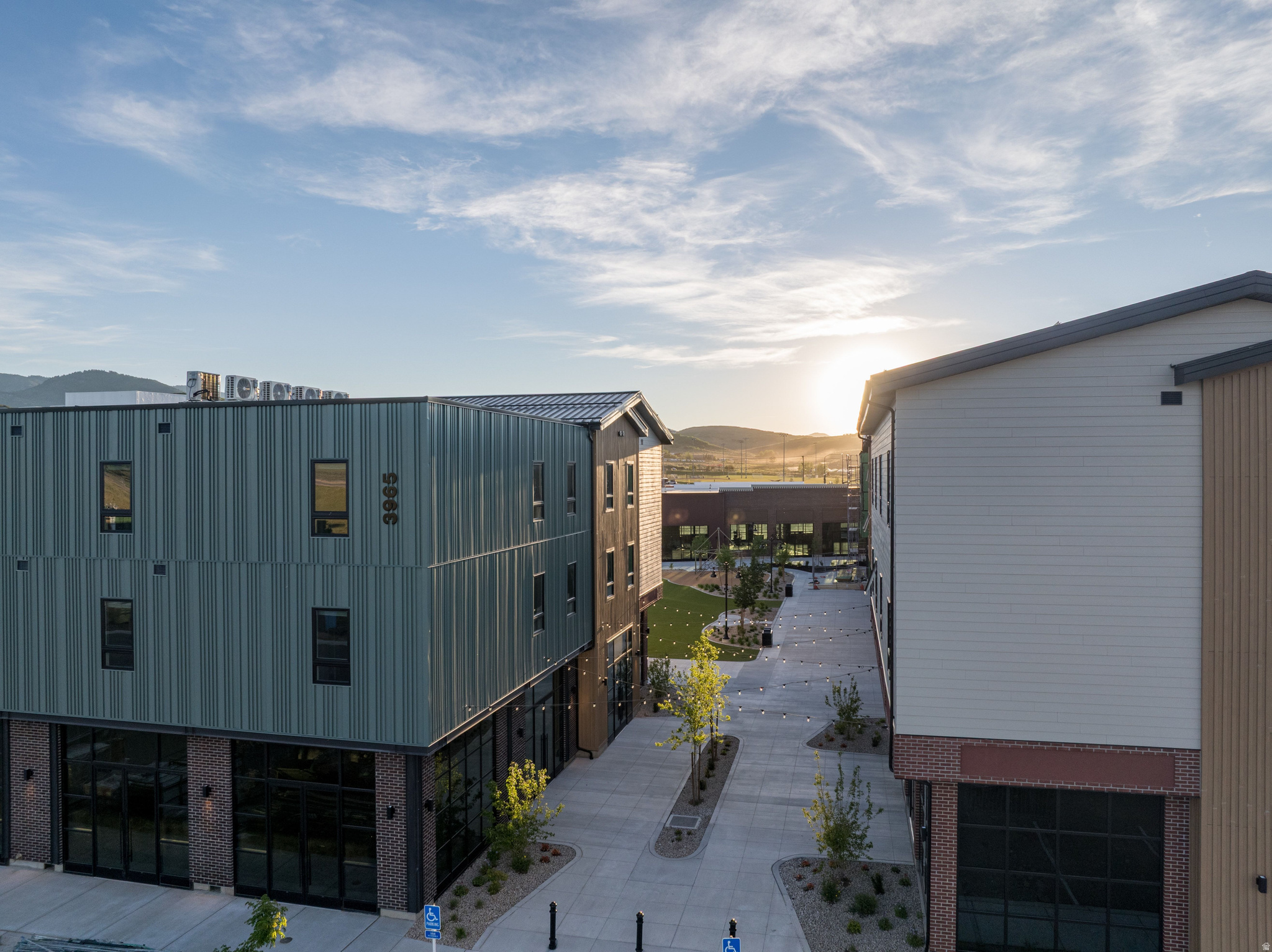 STUDIO CROSSING TOWNHOMES - Residential