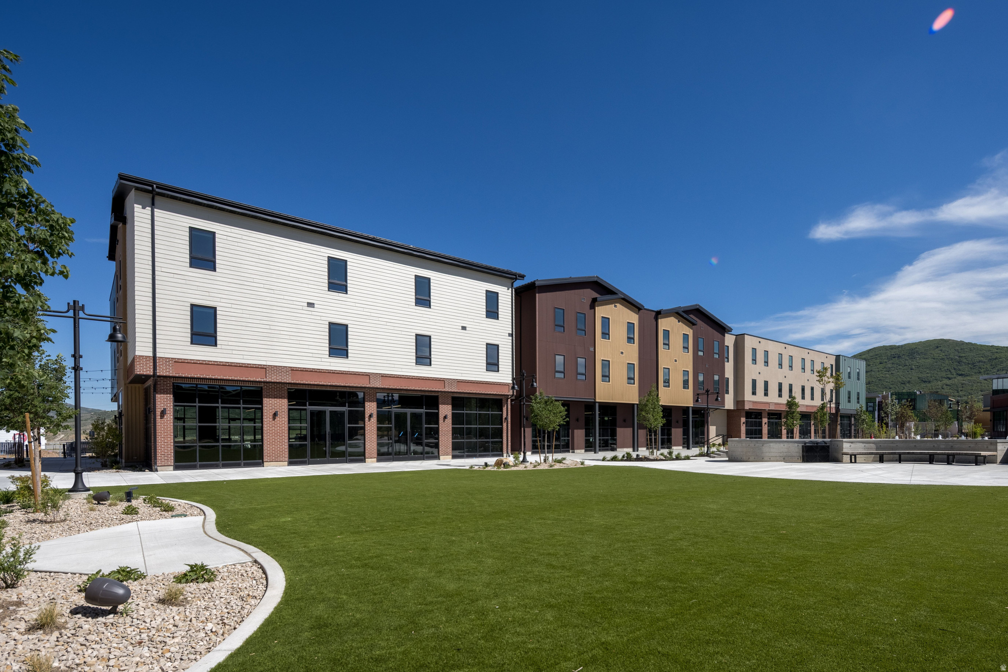 STUDIO CROSSING TOWNHOMES - Residential