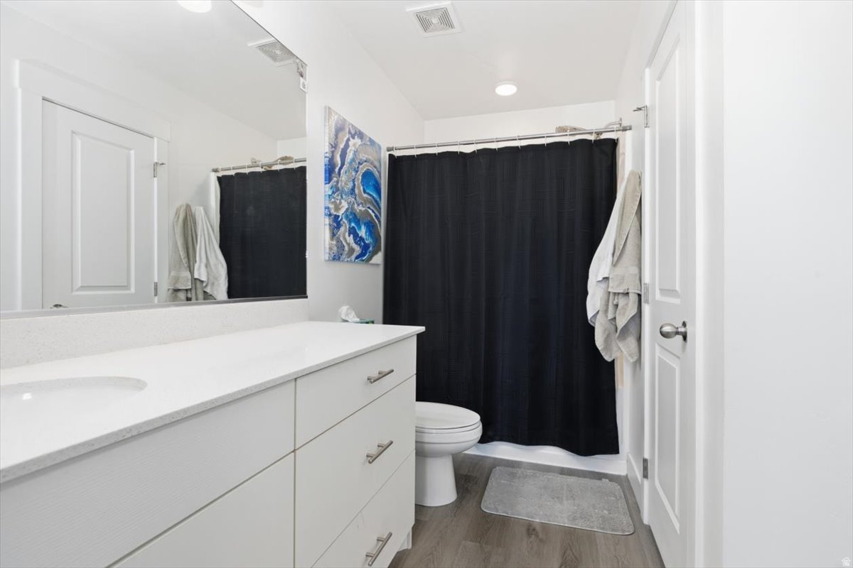 WOODMORE POINTE SUBDV - Residential