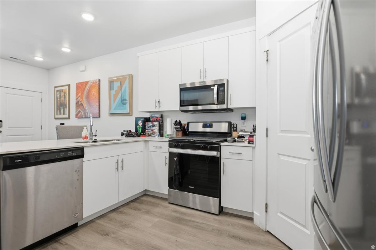 WOODMORE POINTE SUBDV - Residential